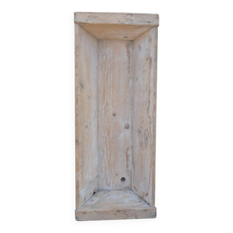 Large whitewashed wooden trench, solid driftwood, 1940s farmhouse style.
