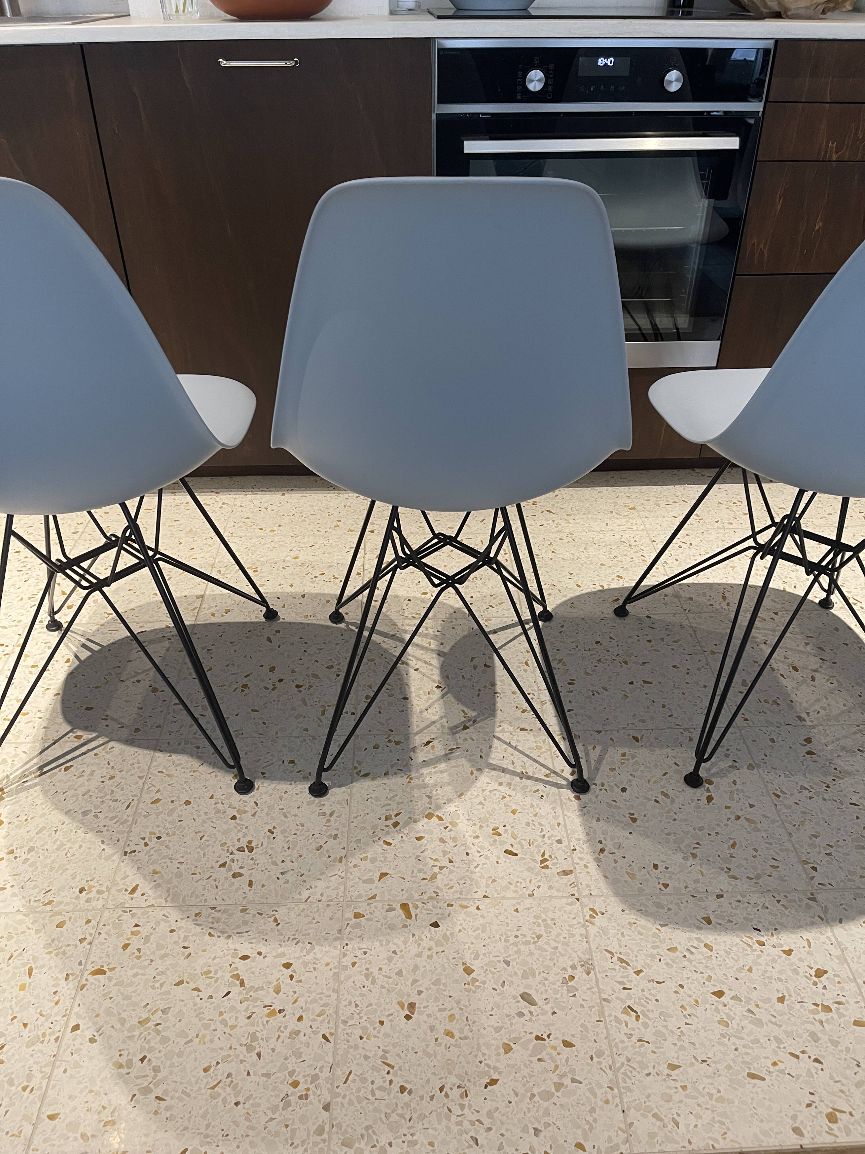 Set of 4 chairs - Eames Plastic Side Chair