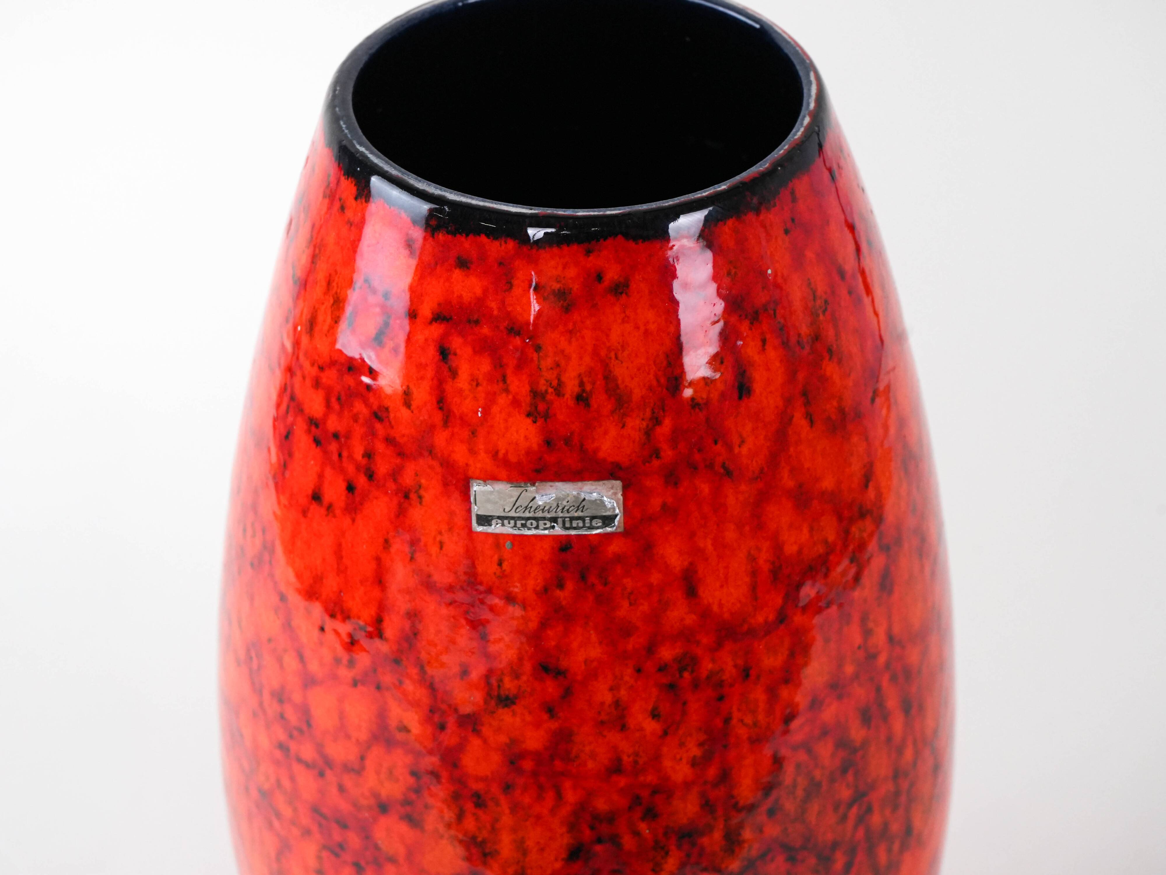 Vase en céramique rouge, design allemand, années 1960, fabriqué par Scheurich.