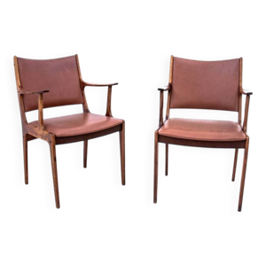 Un ensemble de fauteuils,