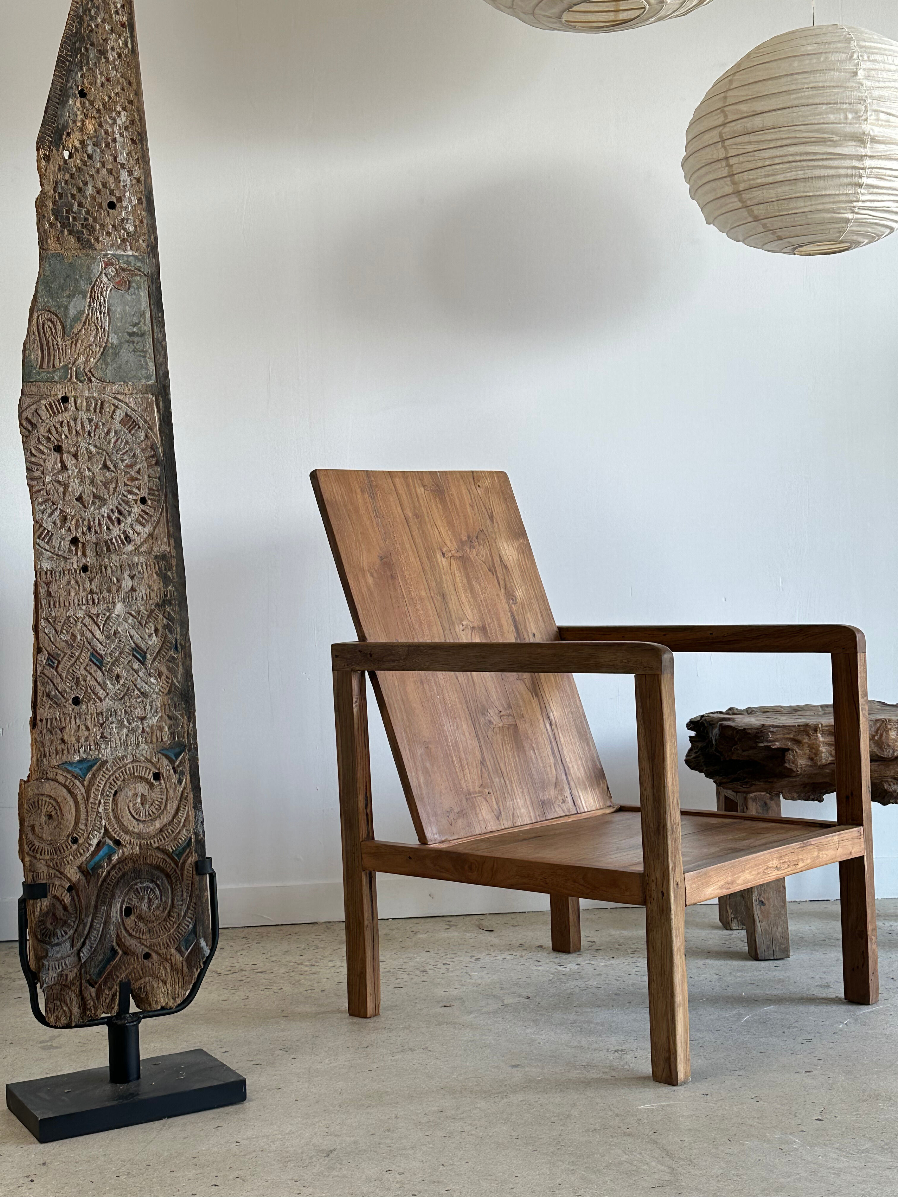 Armchair in natural wood (teak) minimalist design