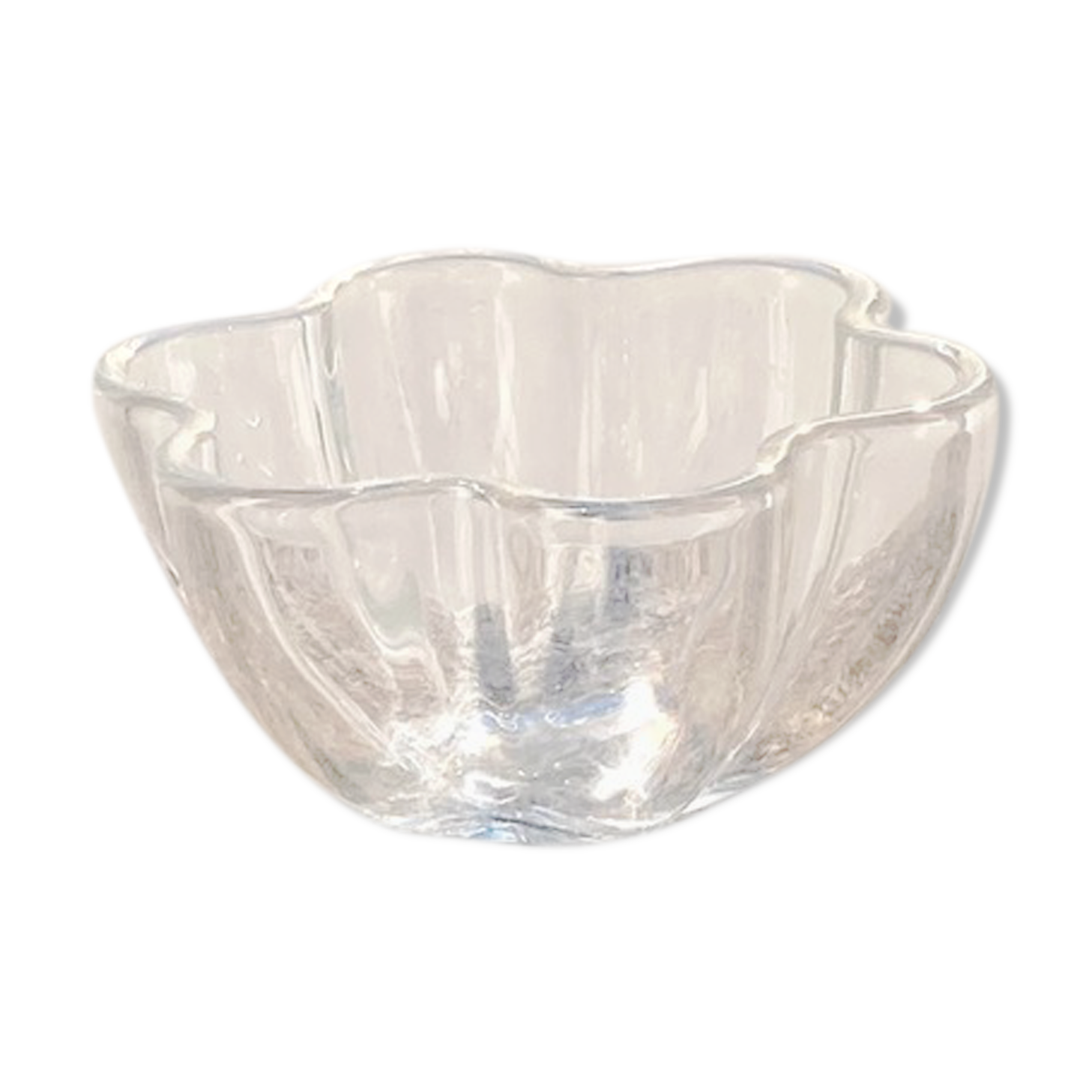 Flower-shaped glass storage