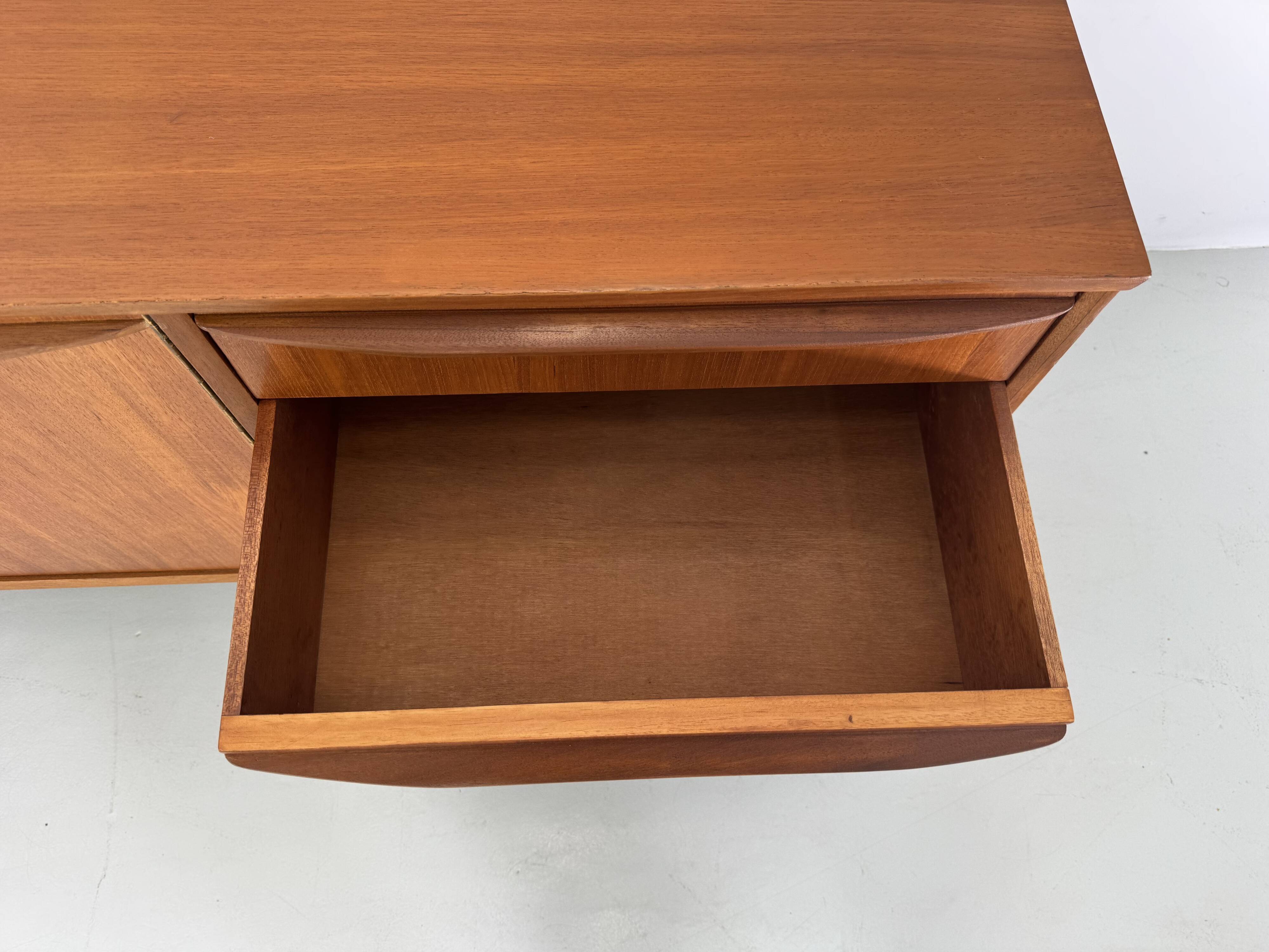 Beautiful vintage sideboard with a sleek design from the 60s.