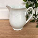 Pot à lait en porcelaine