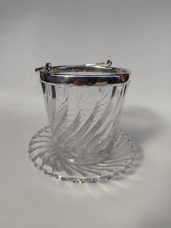 Seau à glaçons et son assiette en cristal de baccarat, modèle bambou.