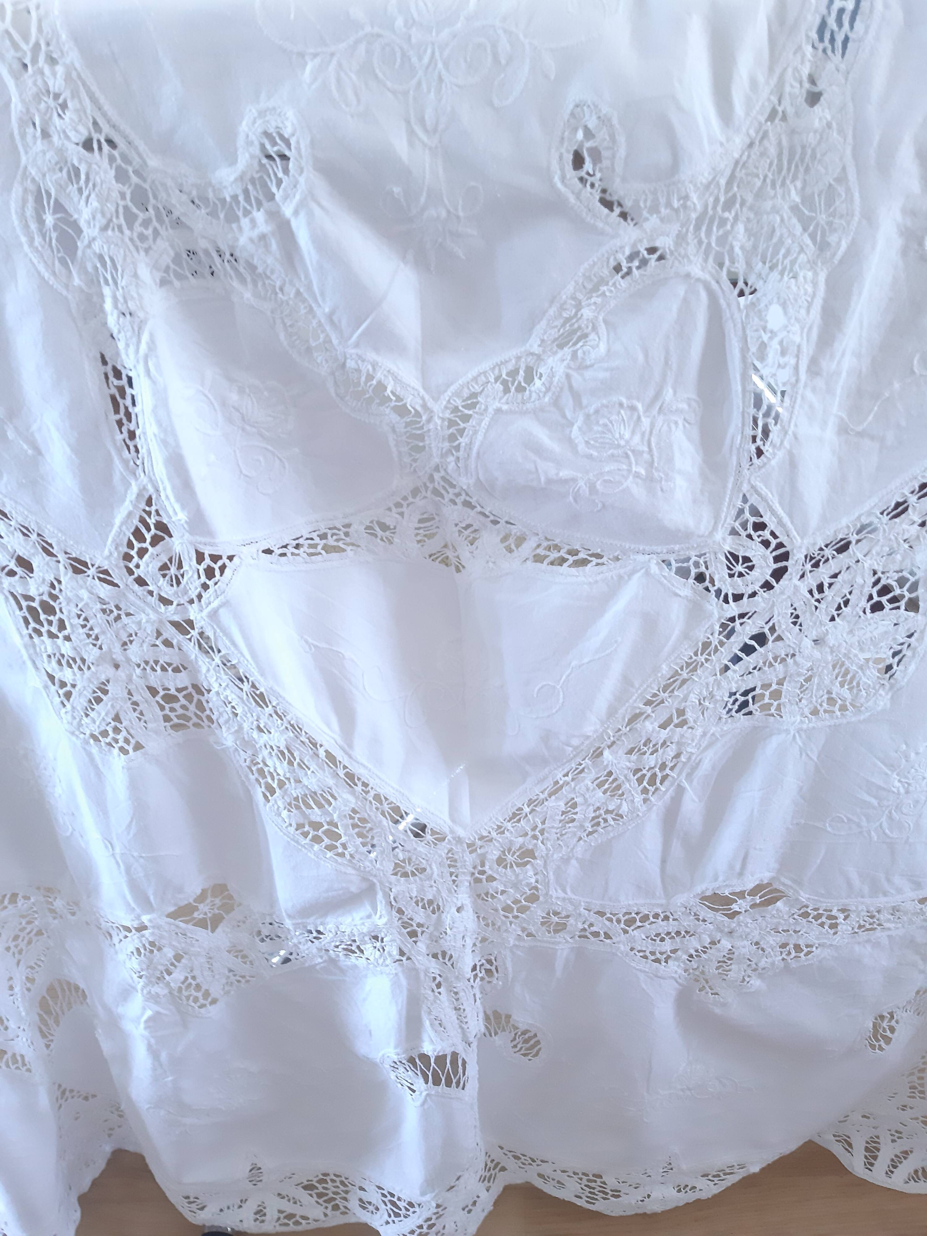 Nappe ancienne de cérémonie 230 x 150