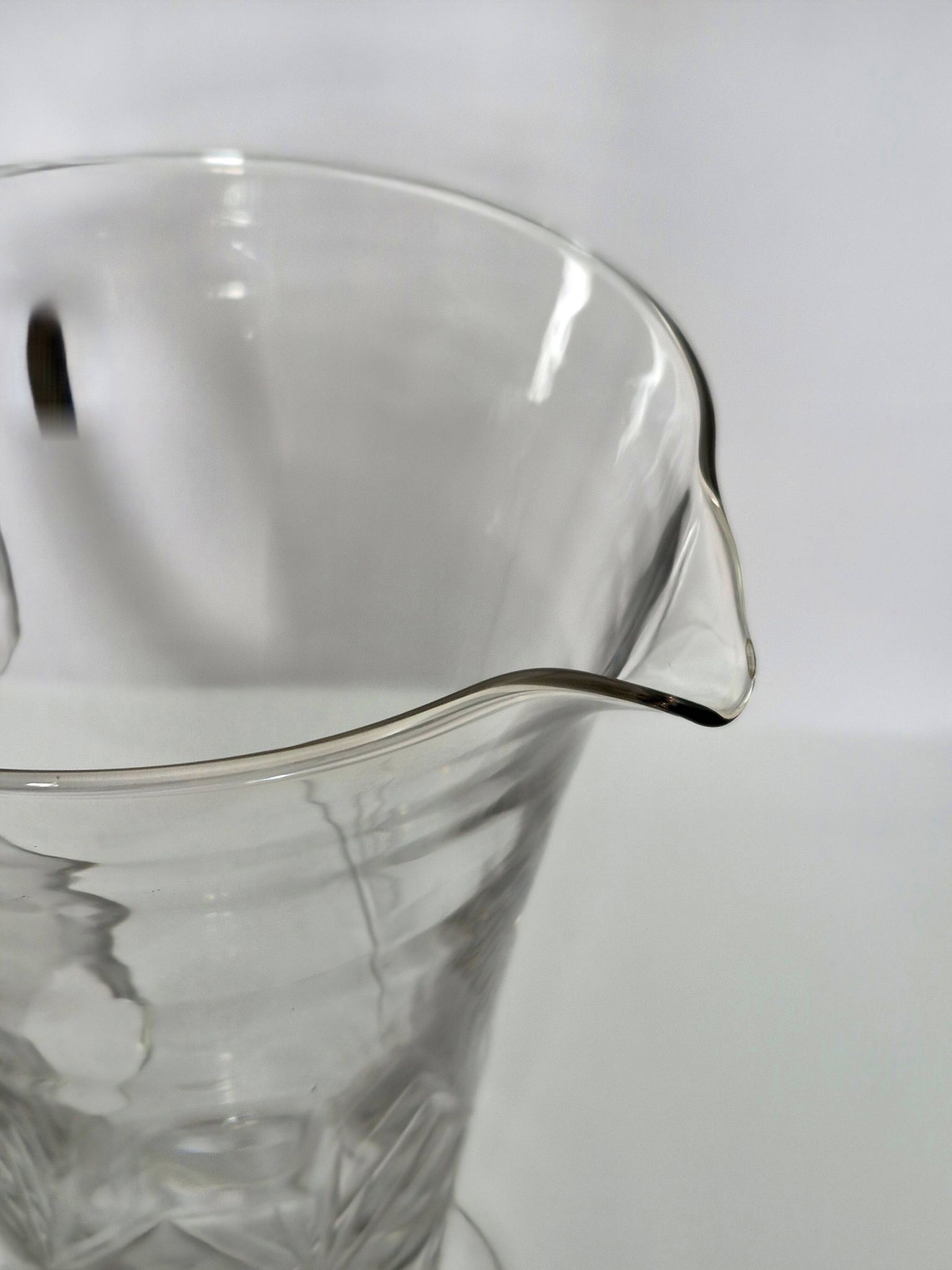 Cut crystal water jug from Fains – 21 cm – vintage