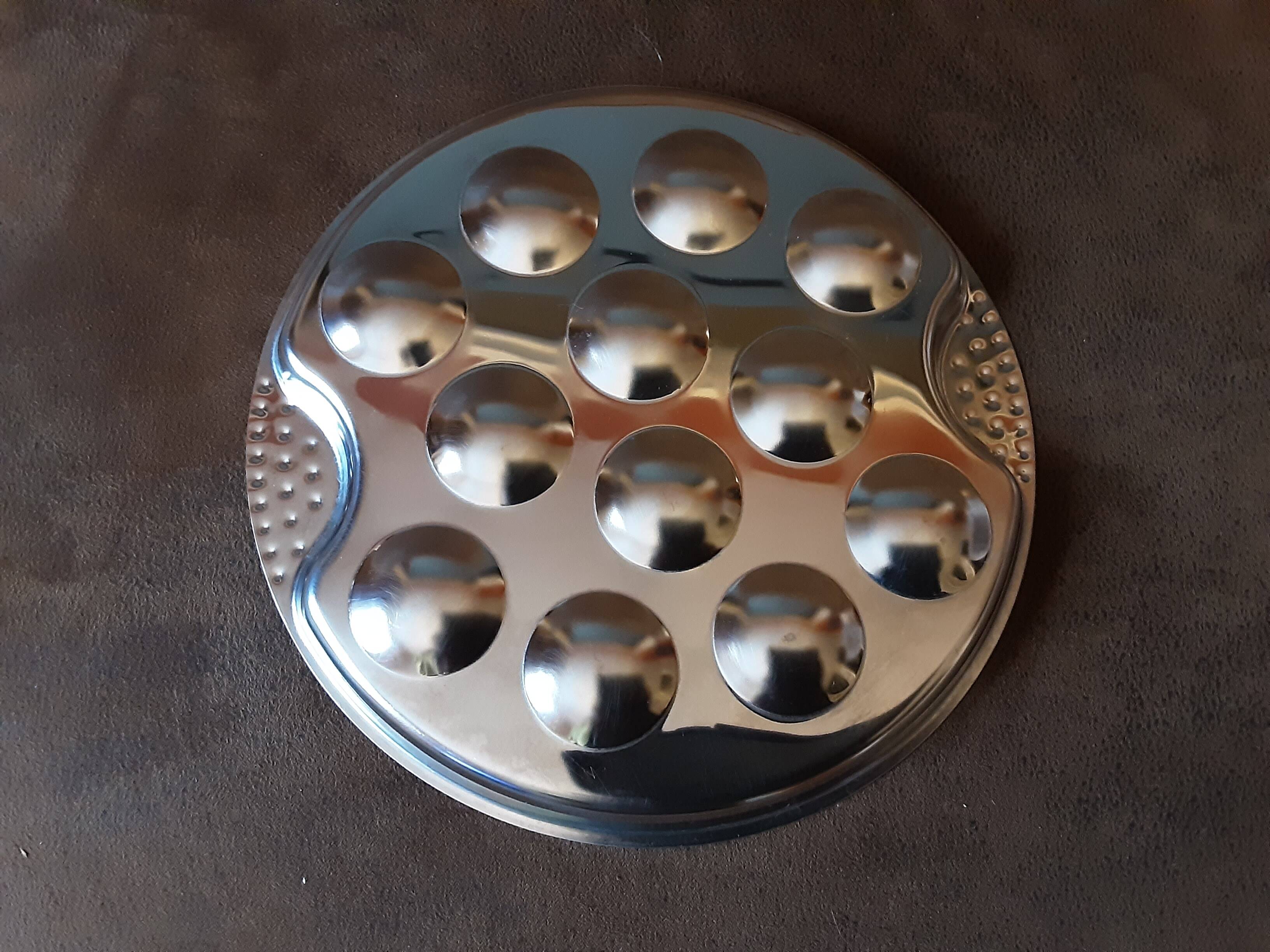 Set of 6 metal snail plates