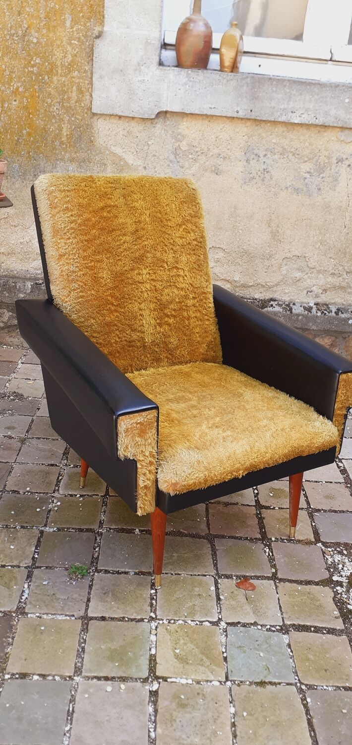 Pair of vintage 60s armchairs in black imitation leather and mustard toffee