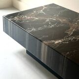 Table basse rectangulaire en résine marbre, design vers 1970