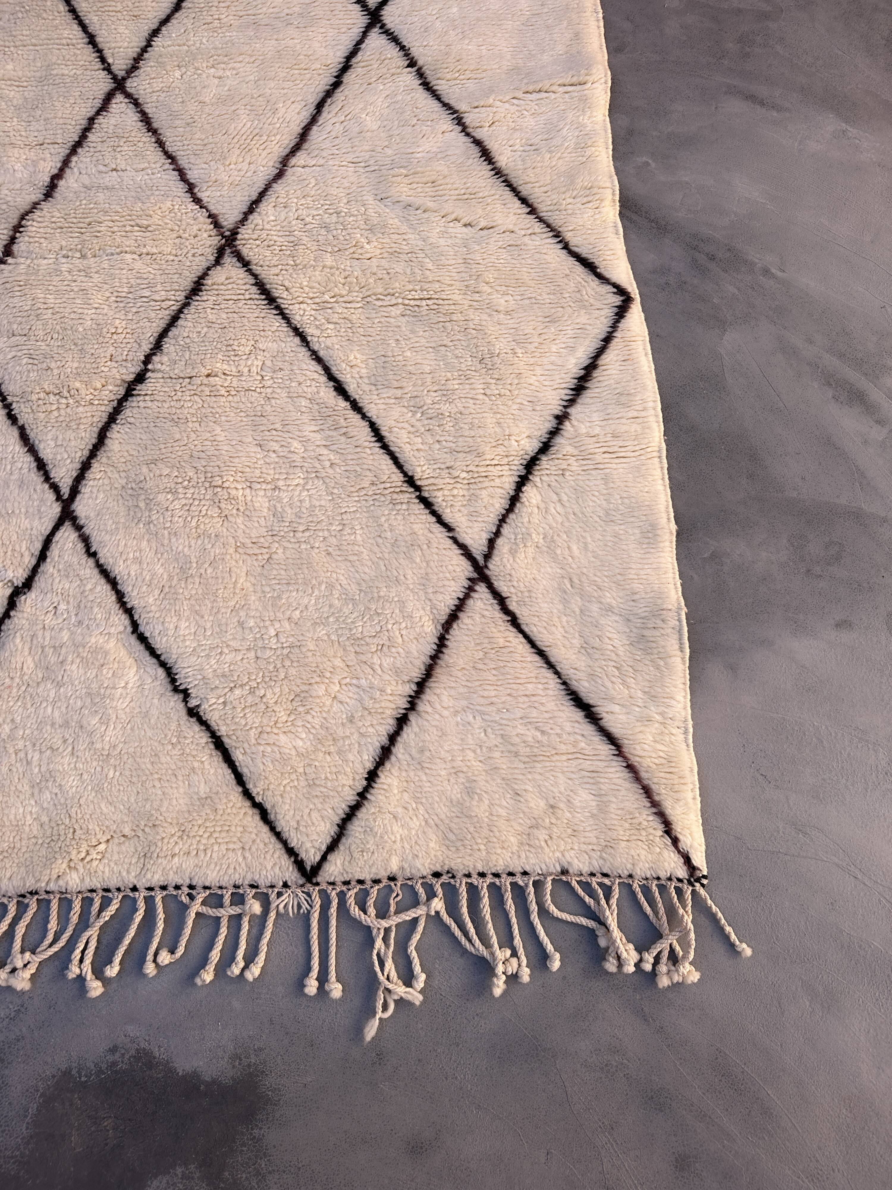 Moroccan rug Beni M'Rirt white - 224 x 294 cm