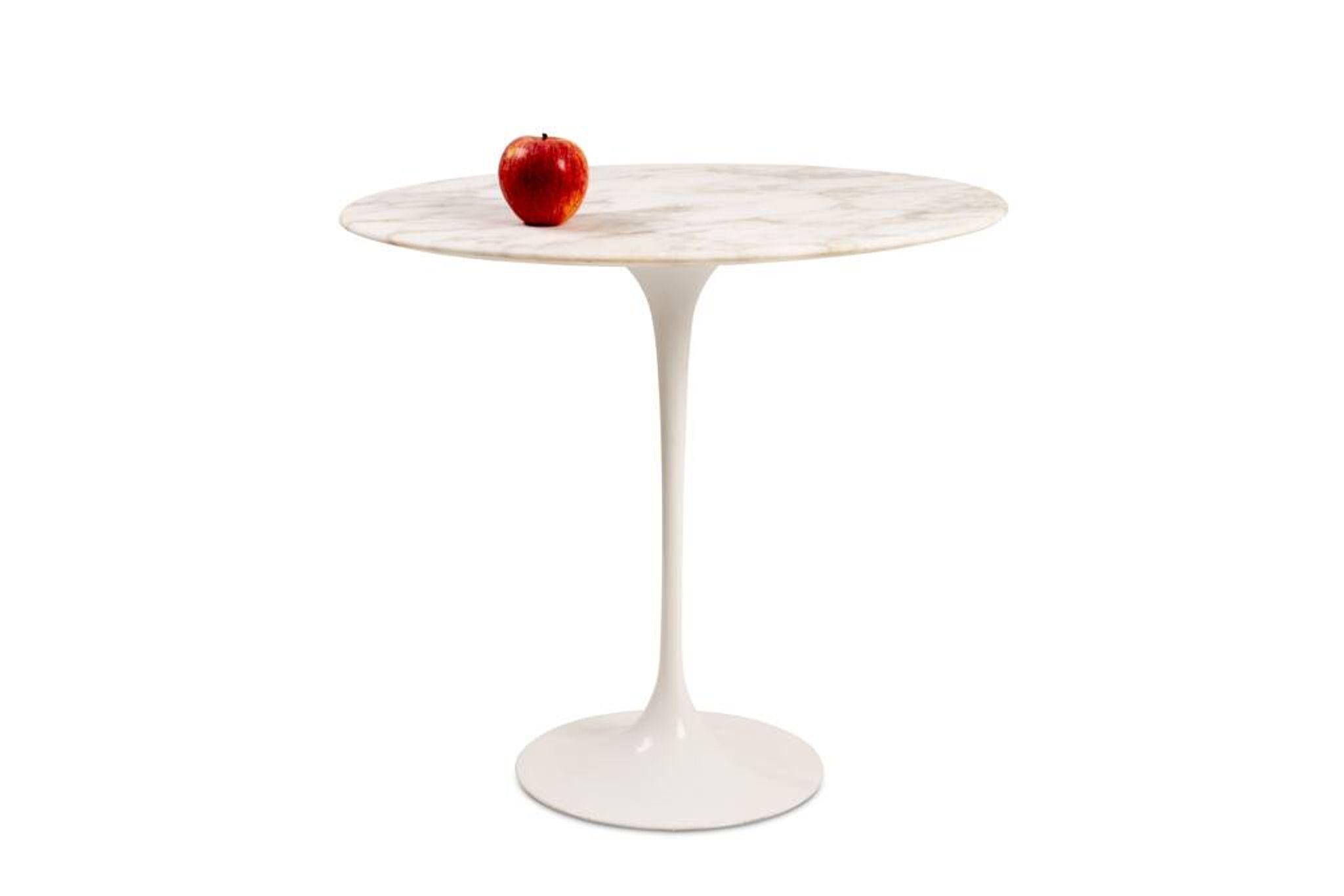 Oval "Tulip" side table by Eero Saarinen for Knoll International, circa 1950.