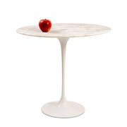 Oval "Tulip" side table by Eero Saarinen for Knoll International, circa 1950.