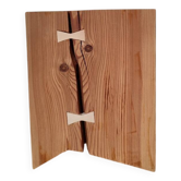 Tabouret brutaliste en mélèze