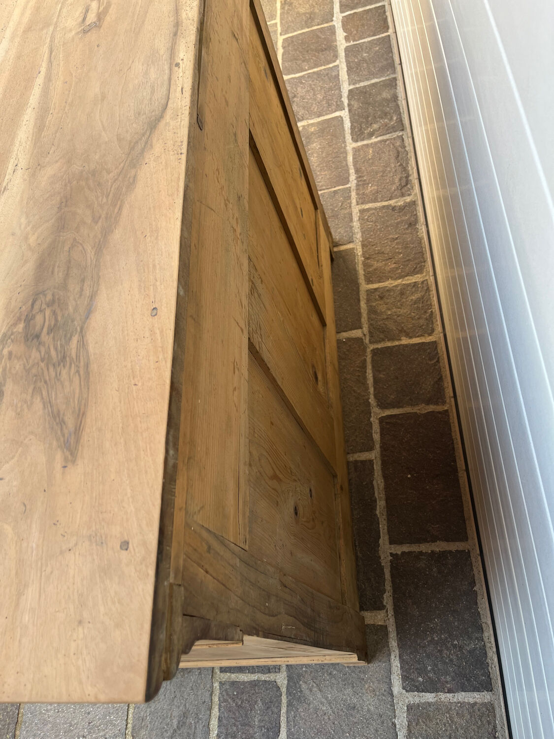 Commode parisienne