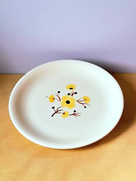 Earthenware dish from Salins, Catherine pattern, 30 cm.