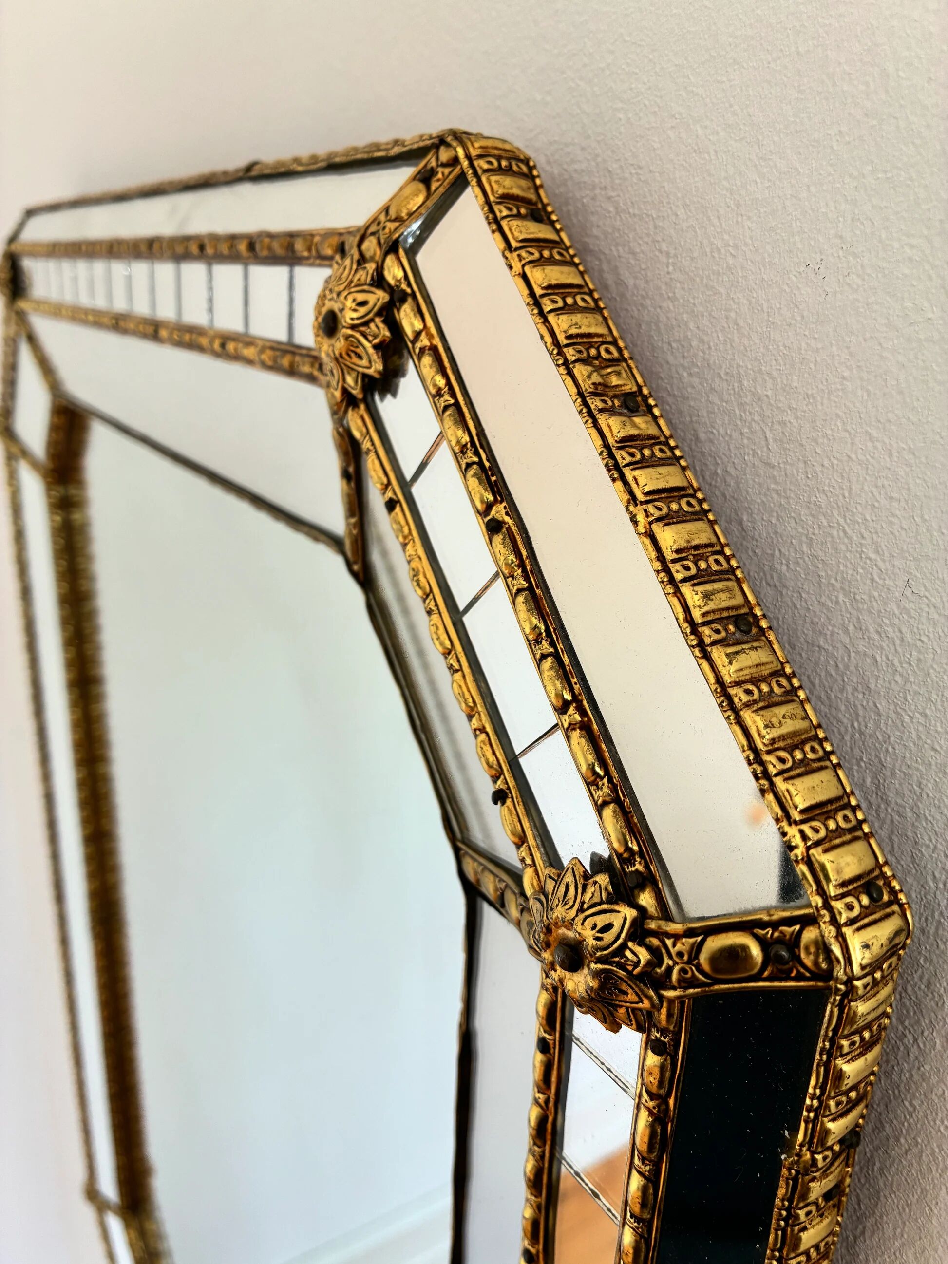 Vintage Spanish Venetian-style wall mirror, octagonal brass, 1980s Hollywood Regency