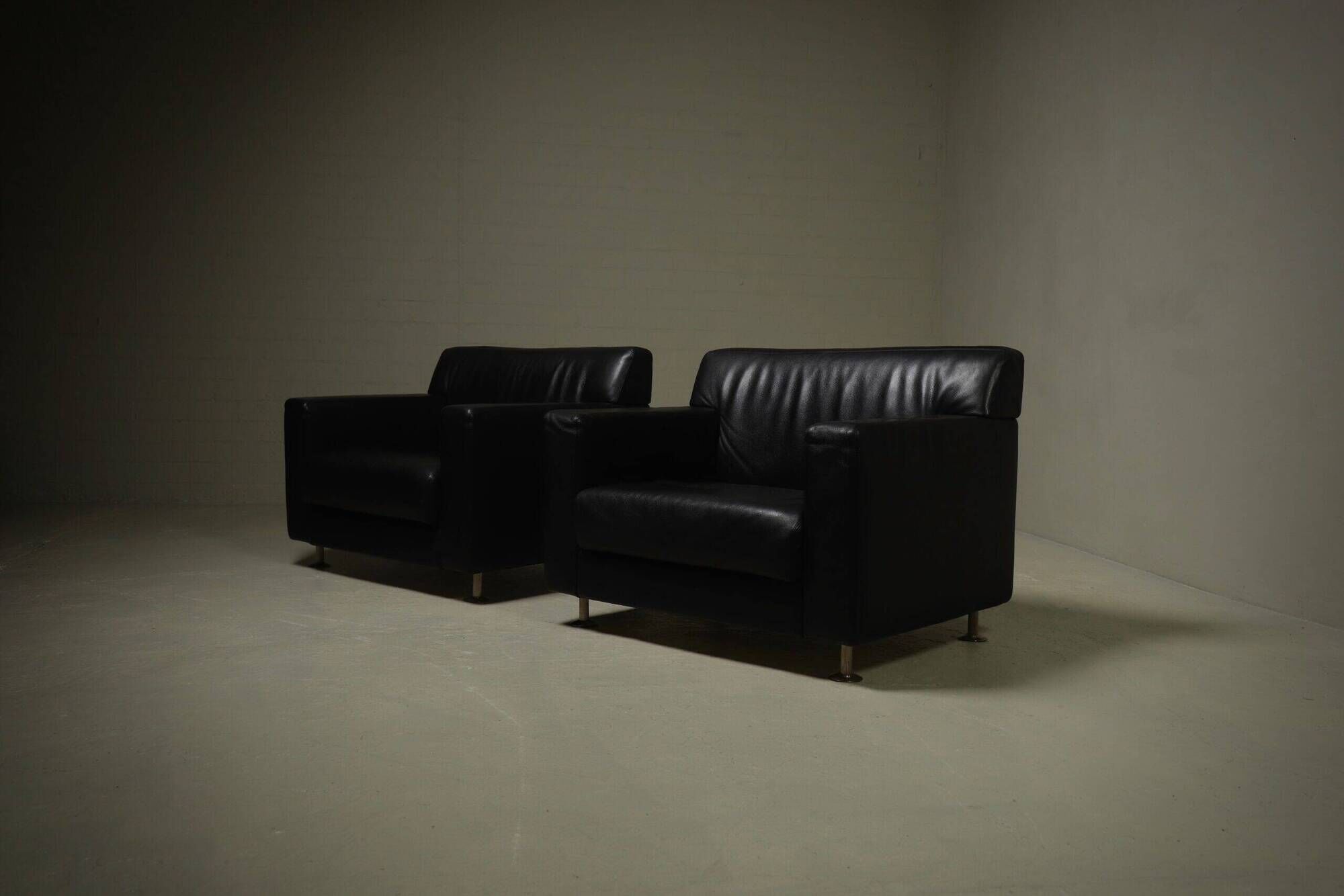Pair of lounge chairs by Kunihide Oshinomi for Matteo Grassi 1980s