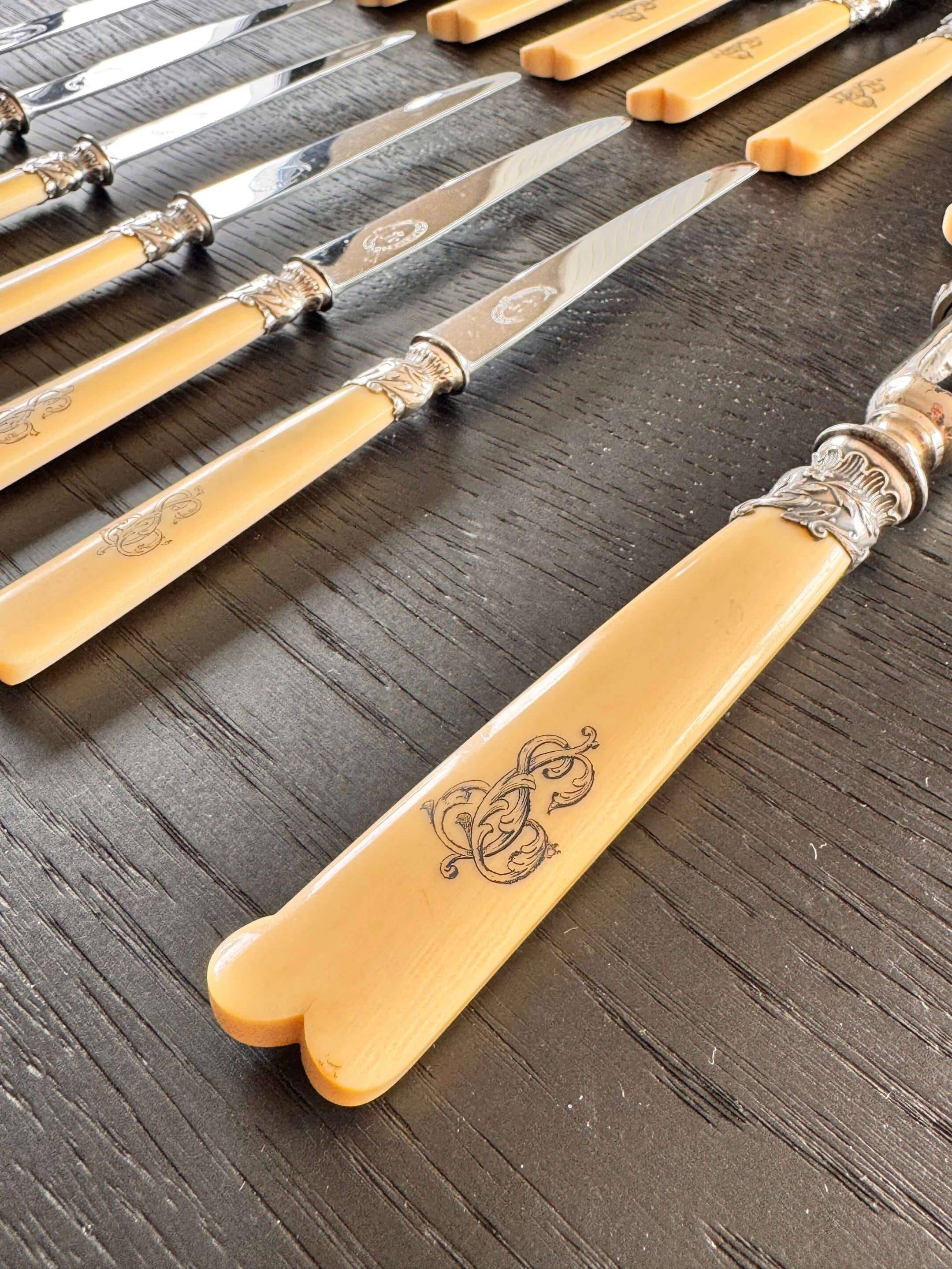 12 Robert Linzeler knives and leg of lamb set for Jules Piault Paris