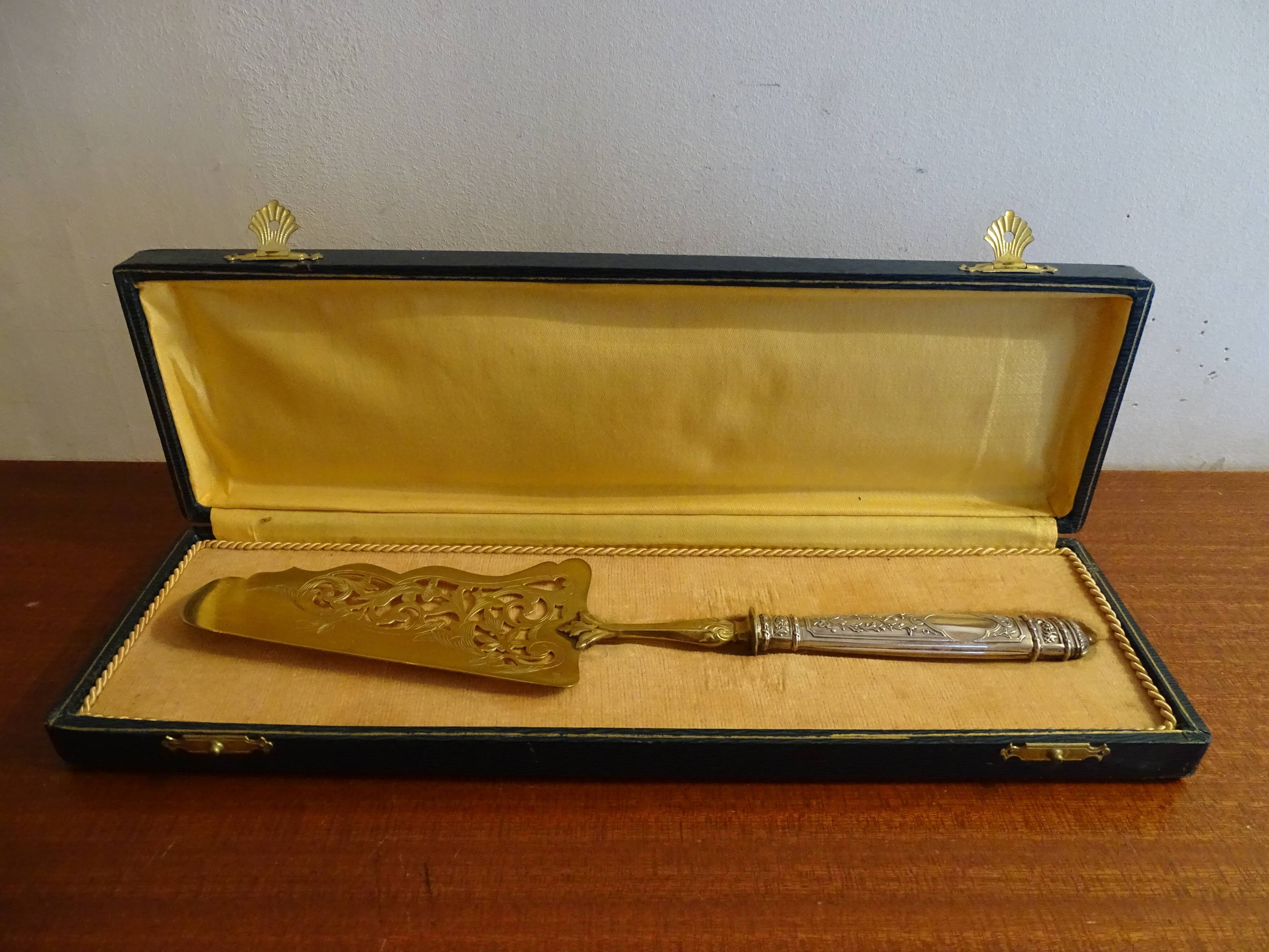 Silver pie shovel filled and vermeil old 1900 punch minerva