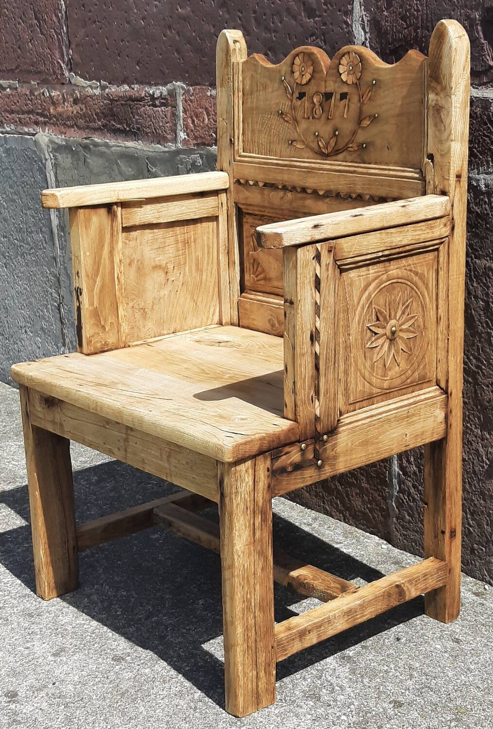 Fauteuil, chayère ou trône en bois, début 19ème siècle.