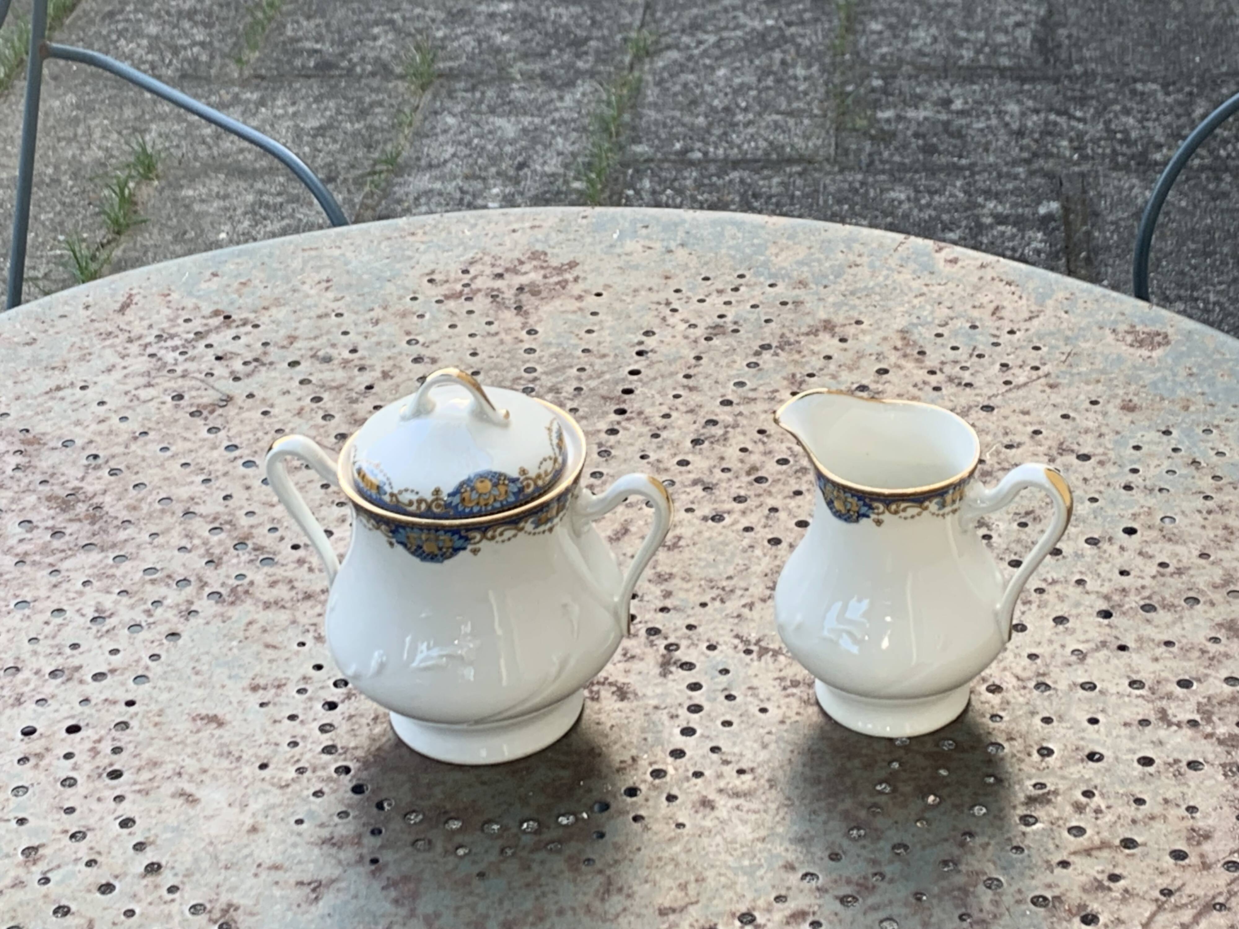 Sucrier et pot a lait, PP limoges france, porcelaine blanche art deco