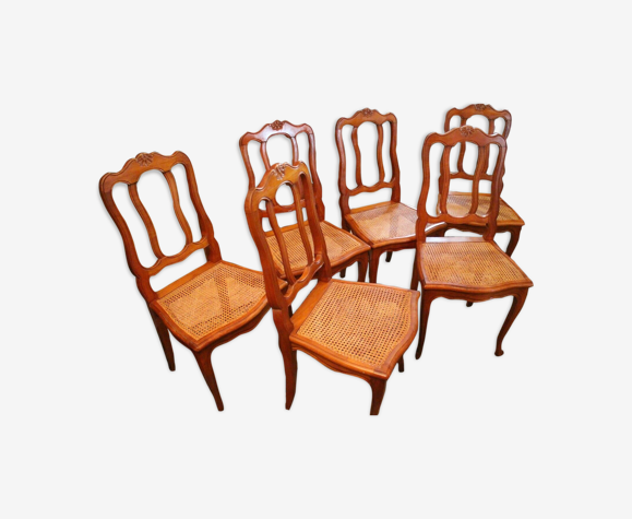 Suite de 6 chaises merisier massif décor coquille assises cannées style Louis XV