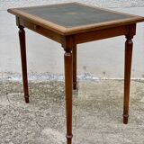 Desk XIXth Century, turned feet, walnut and leather