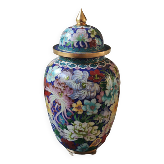 Ancienne potiche asiatique, vase à couvercle chinois, décor de motifs floraux en émail cloisonné, années 50