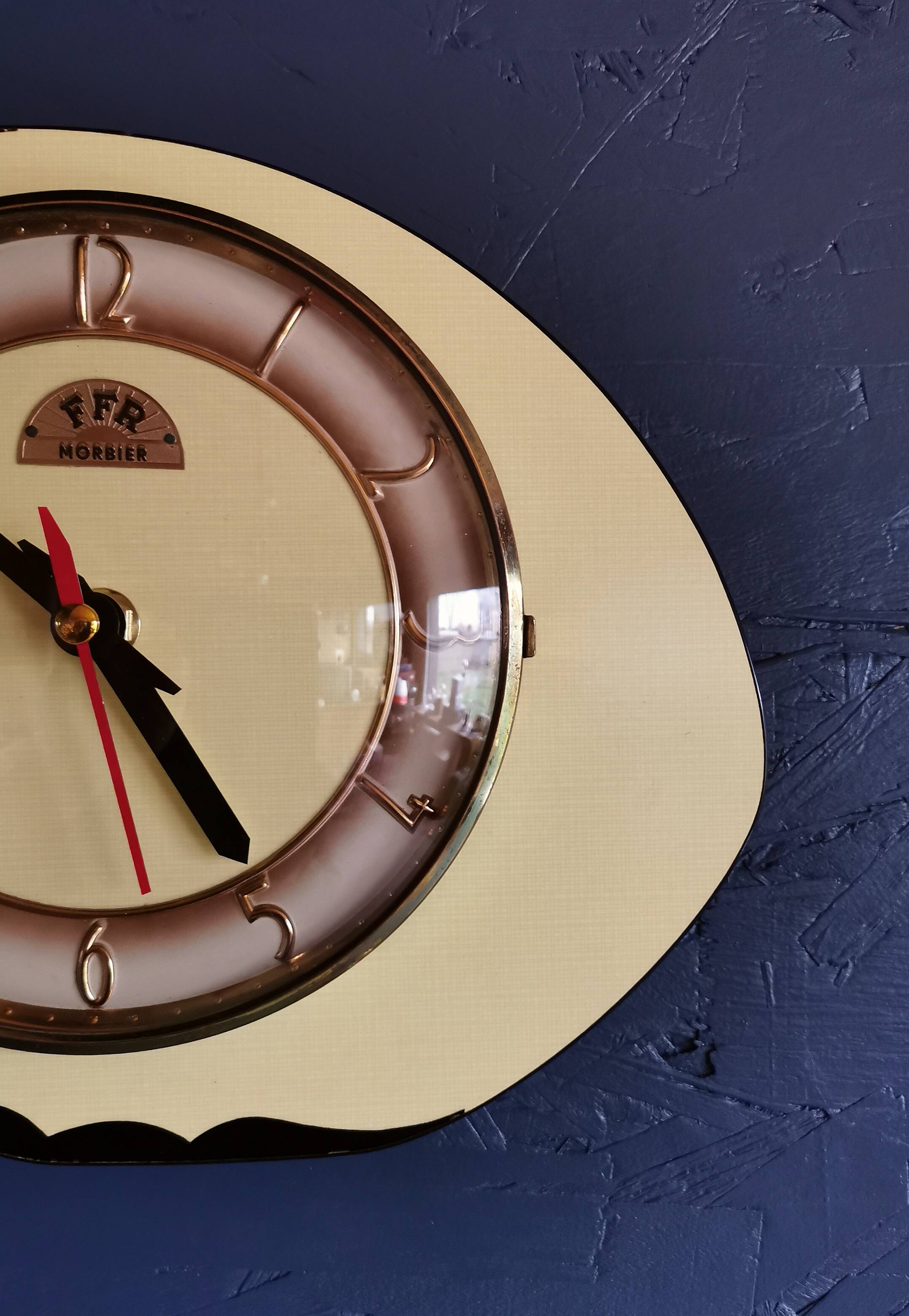 Vintage formica clock silent asymmetrical wall pendulum "FFR Morbier yellow black"