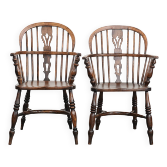 English antique set of 2 Windsor chairs with character, beautiful colouring