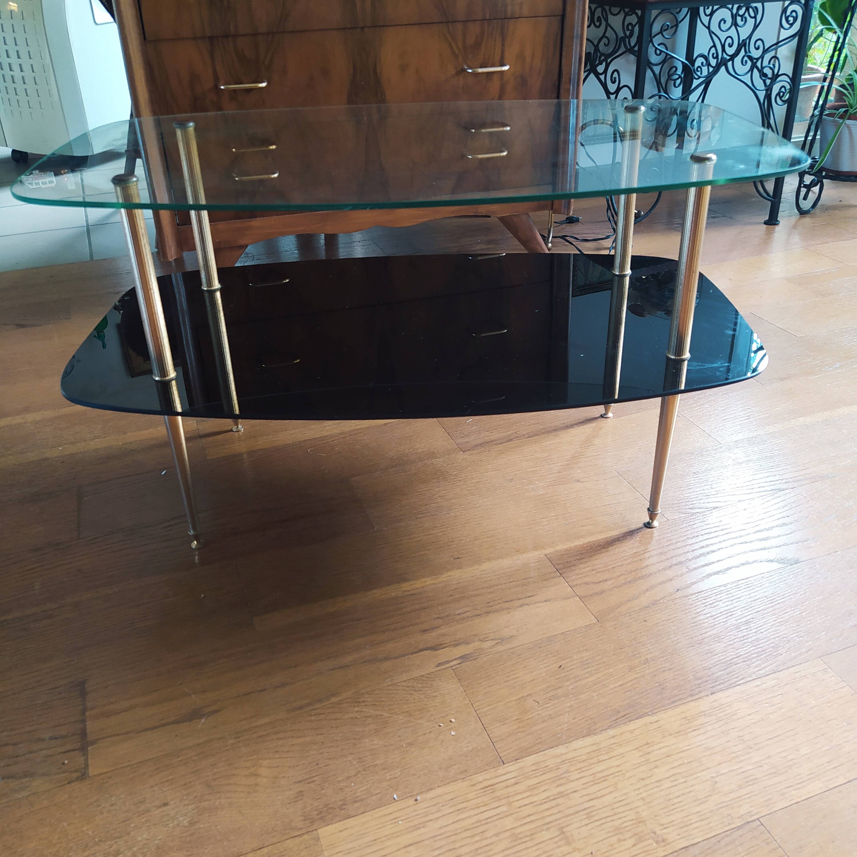 1960 cocktail coffee table with two trays and brass legs