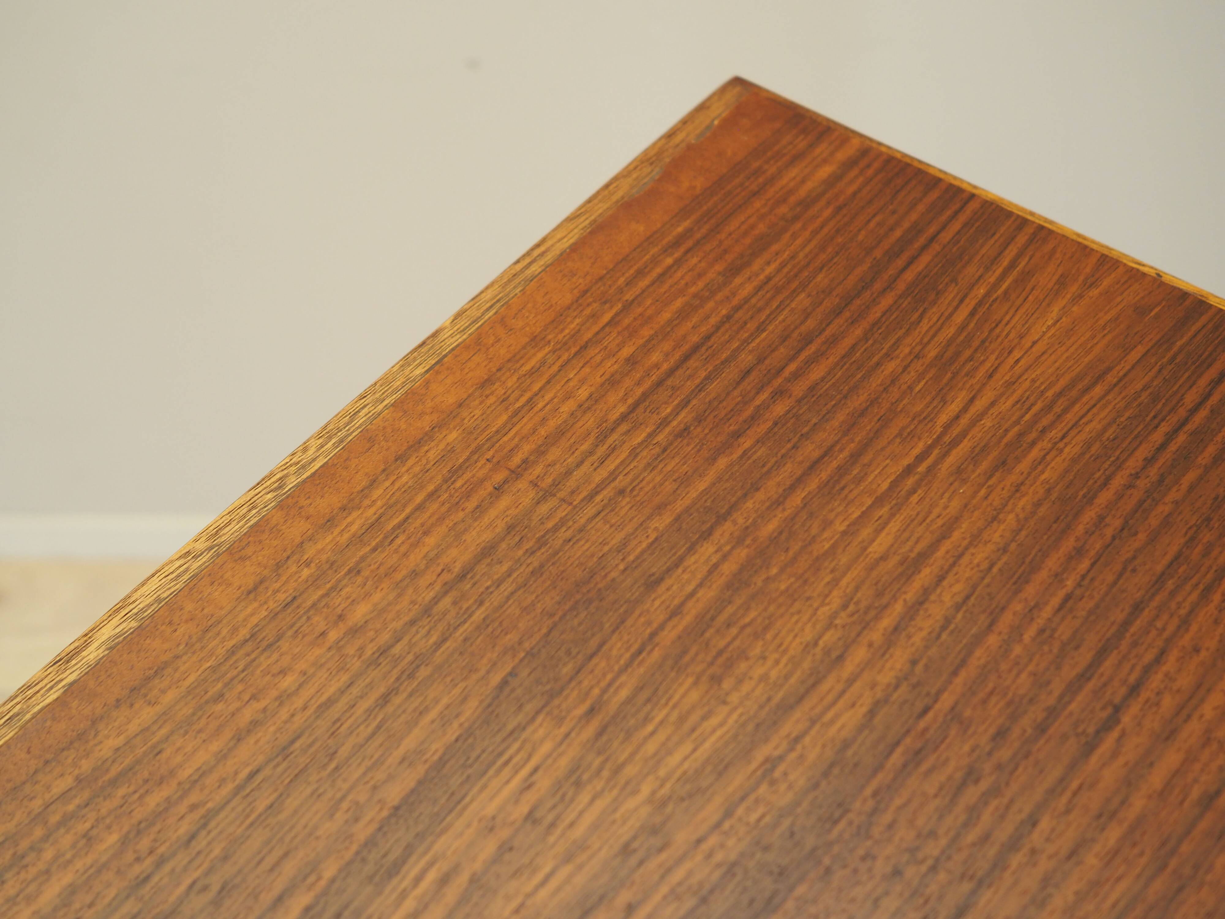 Commode en noyer, design danois, années 1970, production : Danemark