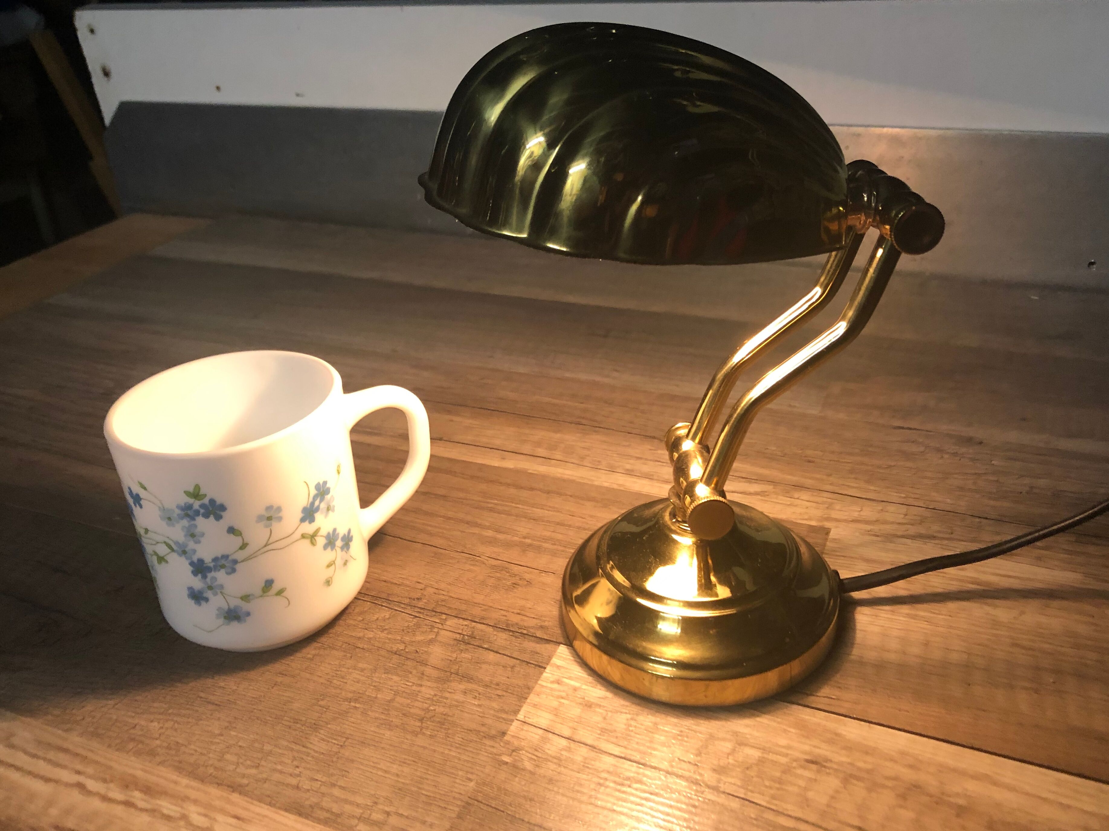 Vintage shell bedside lamp design 80 brass solid