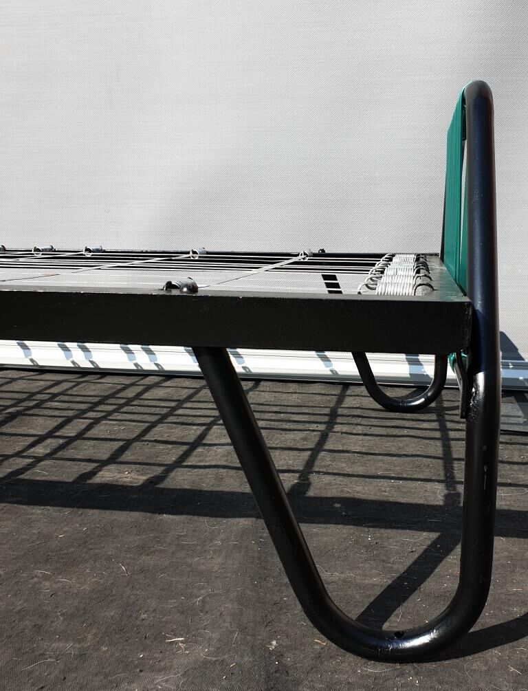 Metal bed  scoubidous green metal