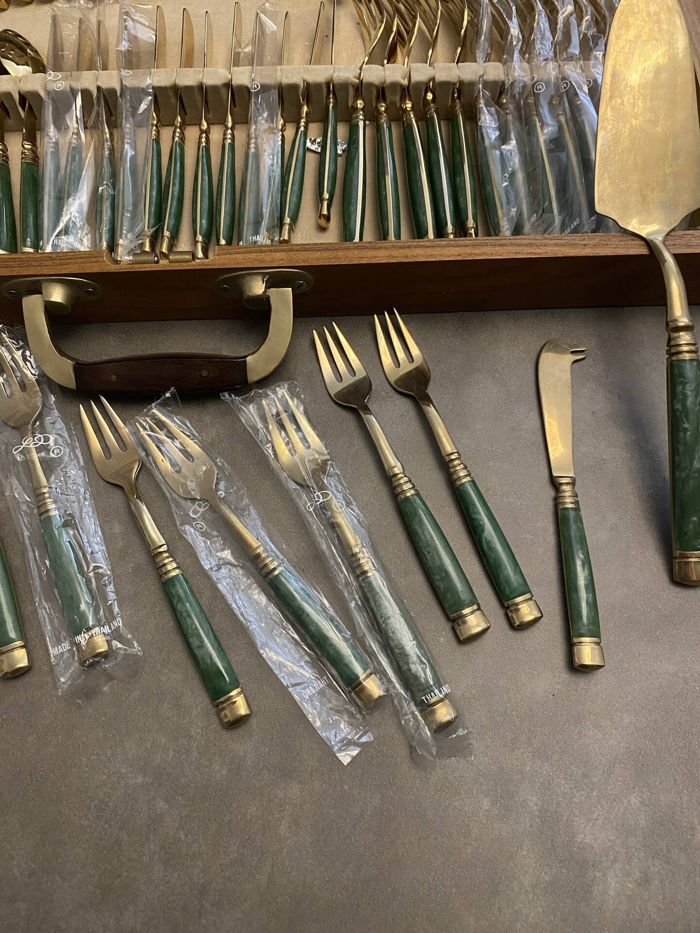 Ménagère Vintage Laiton & Teck Style Mid-Century – 1960/1970 – Manches