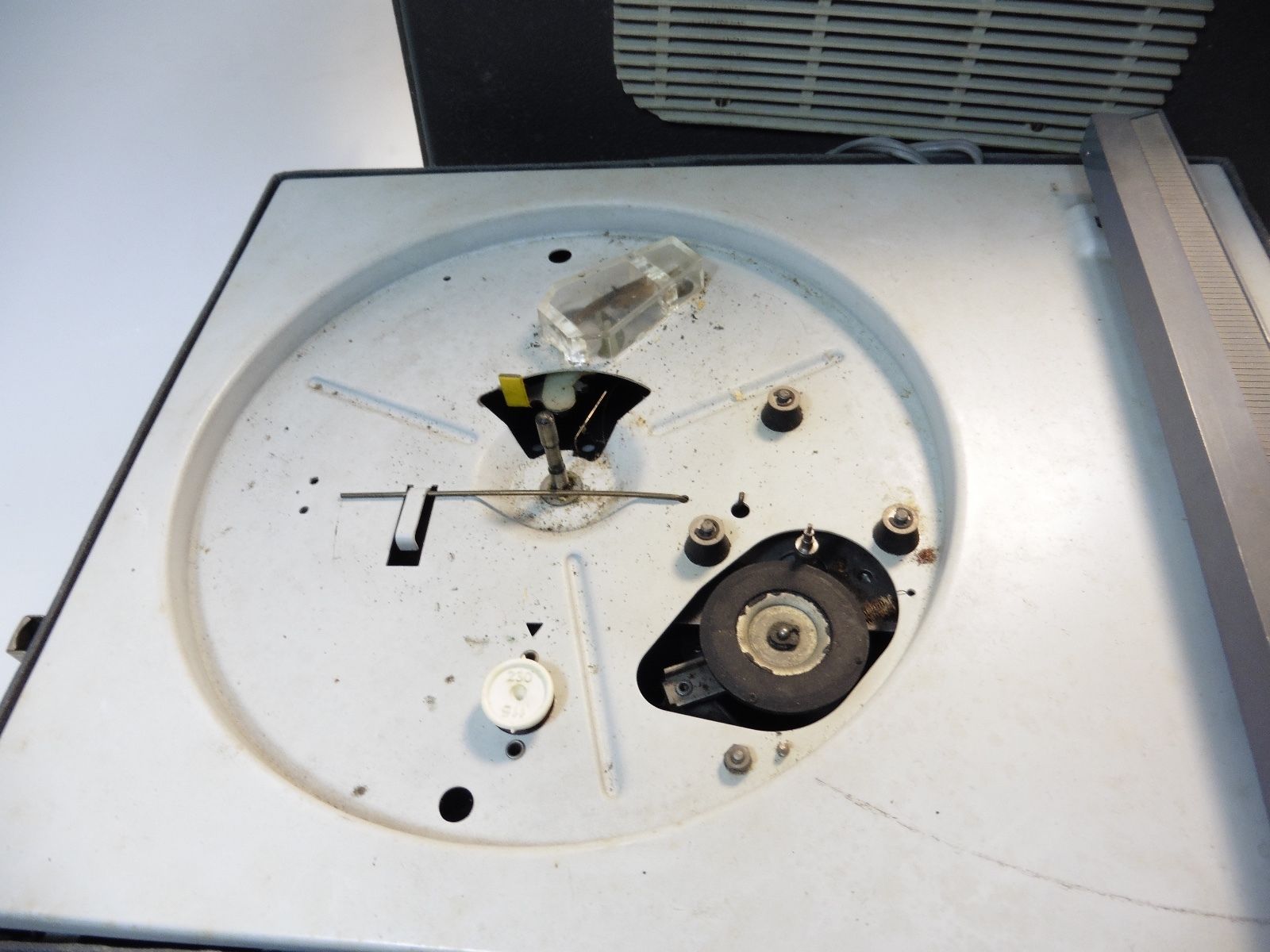 Record player old tube amp