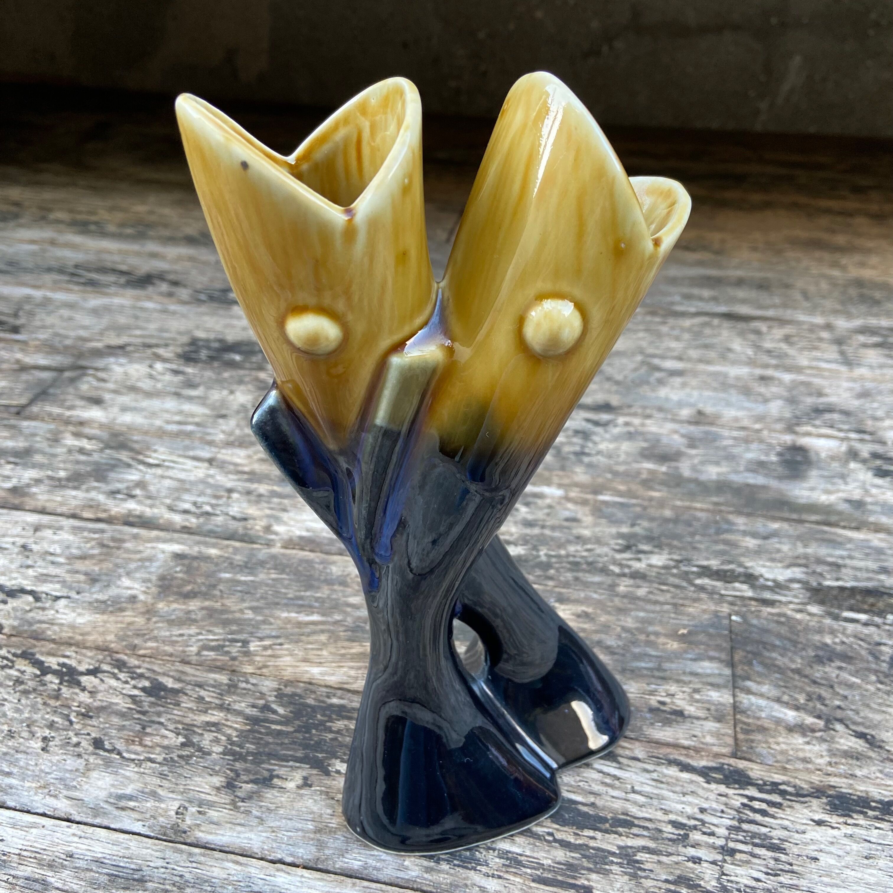 Vase form fish-glazed ceramic