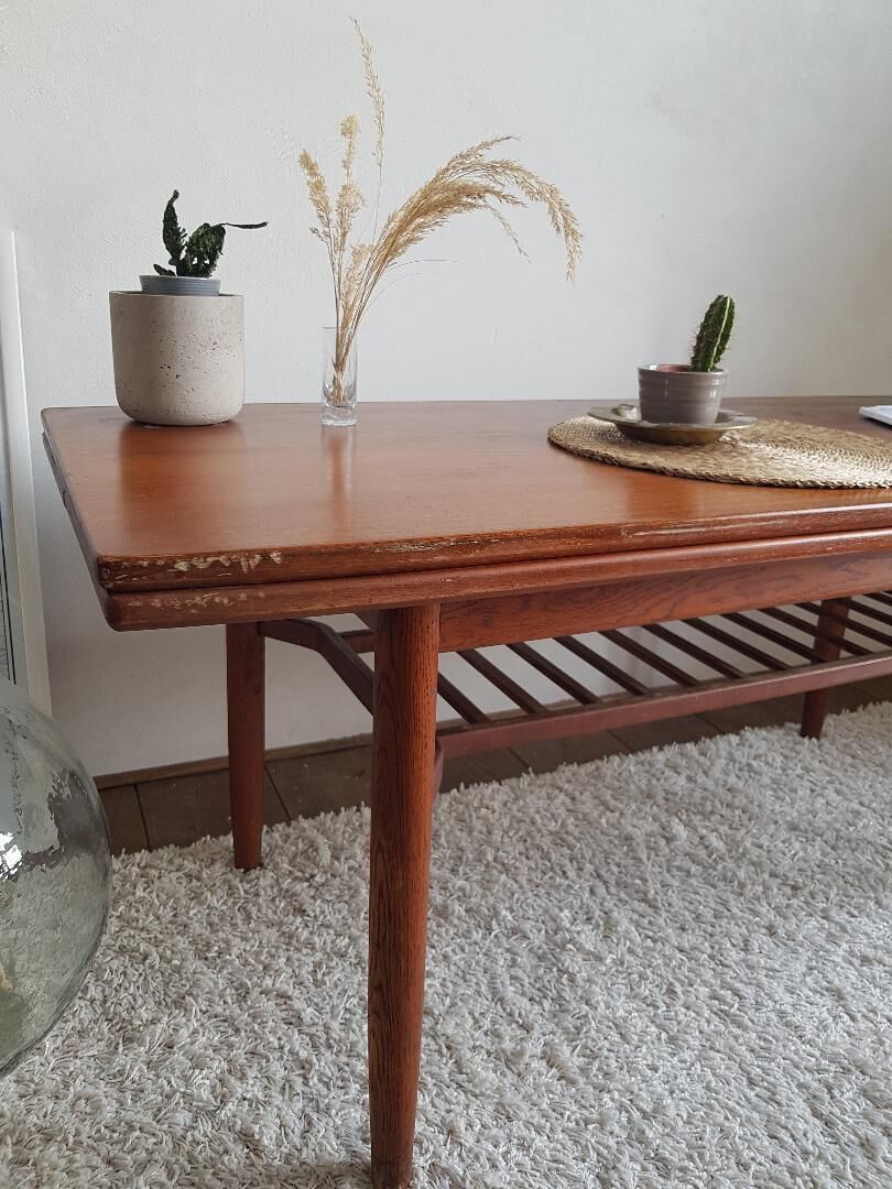 Scandinavian coffee table circa 1960 - by F. Ohlsson in teak (model Sesam, brand Tingstrom)