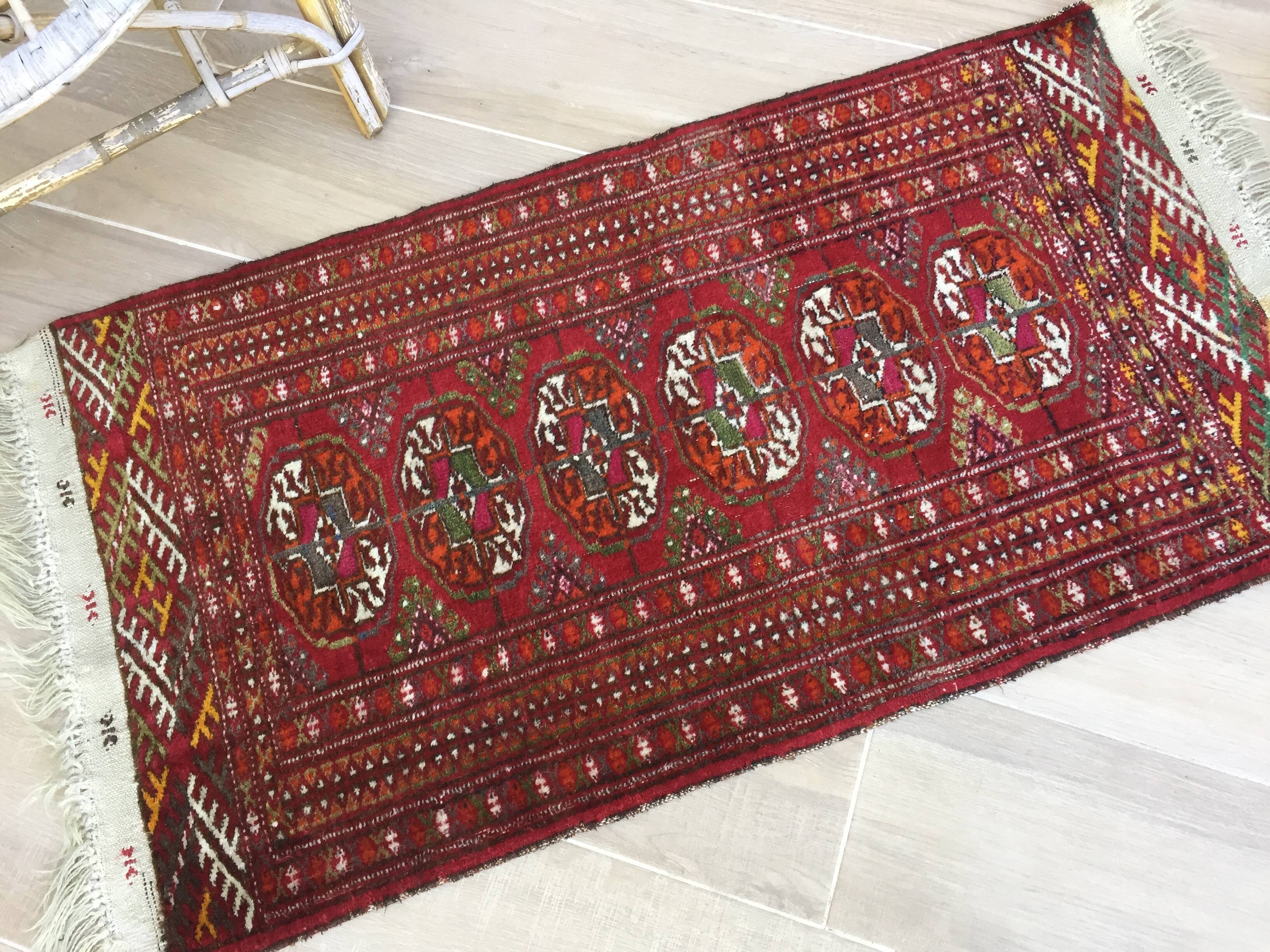 Vintage pure wool rug – 118 x 57cm