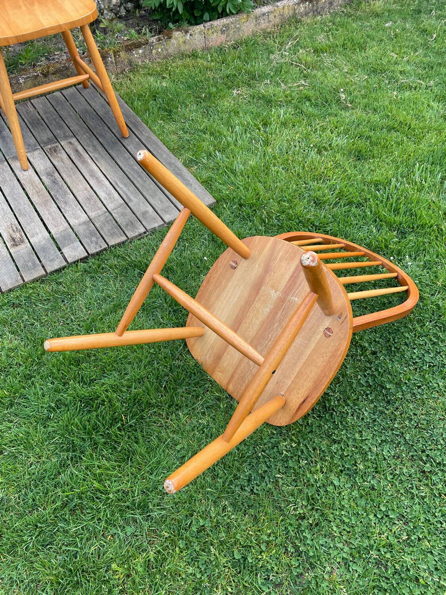 4 chaises scandinaves en bois clair