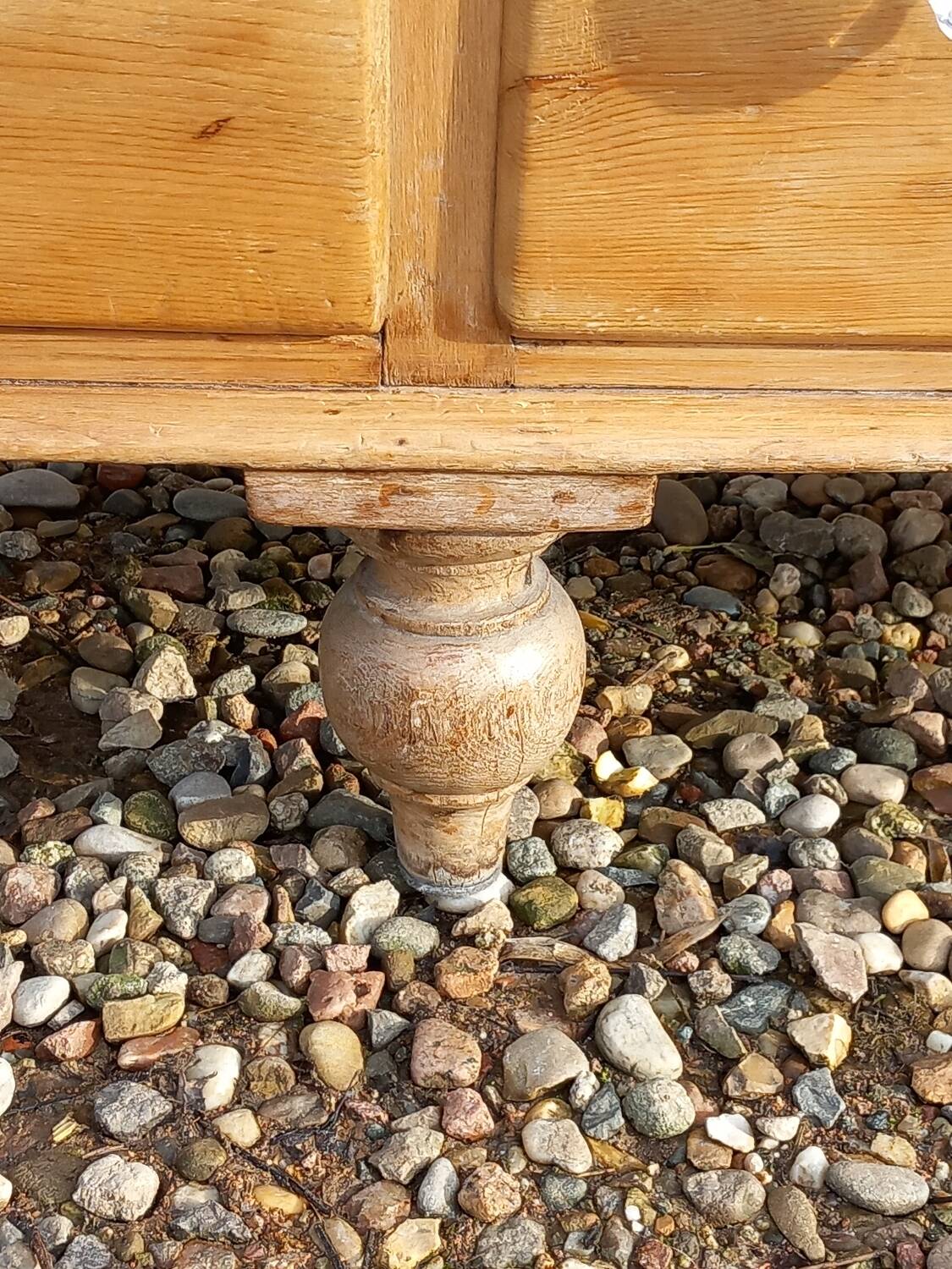 Antique English sideboard/furniture