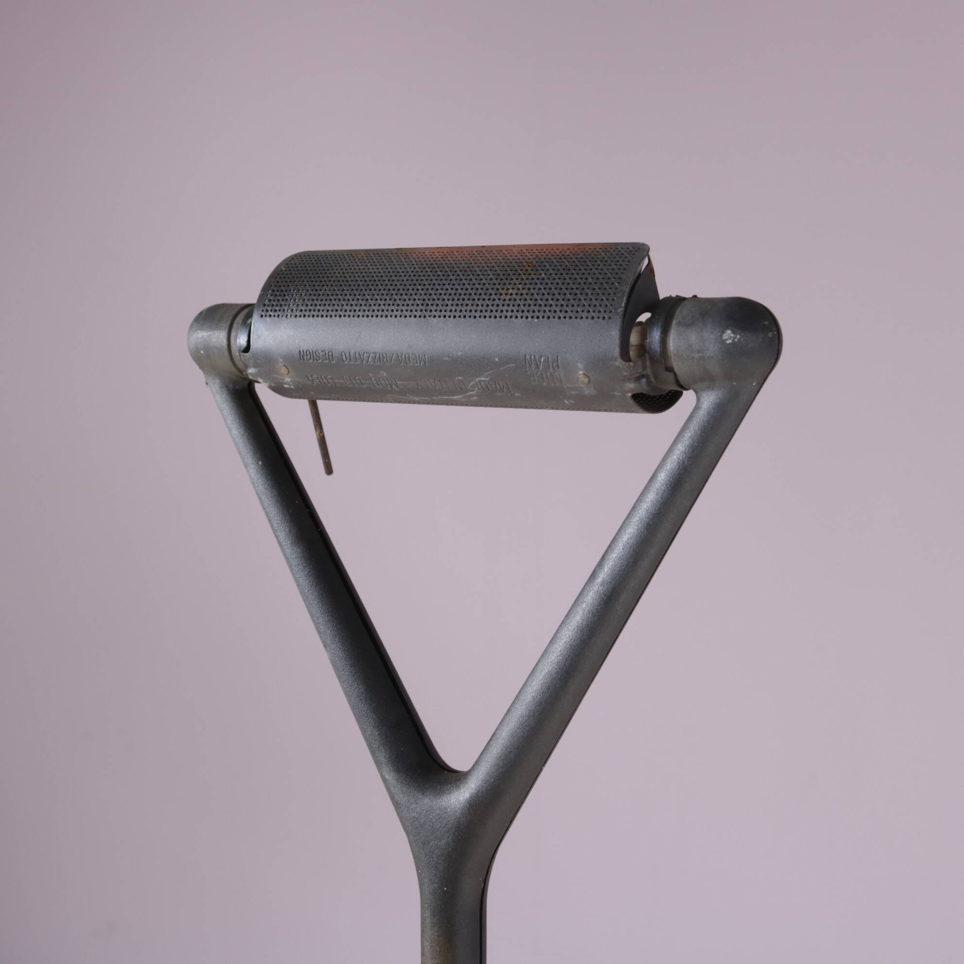 1980s Floor lamp model: Lola D15 Rizatto & Meda for Luceplan Italy