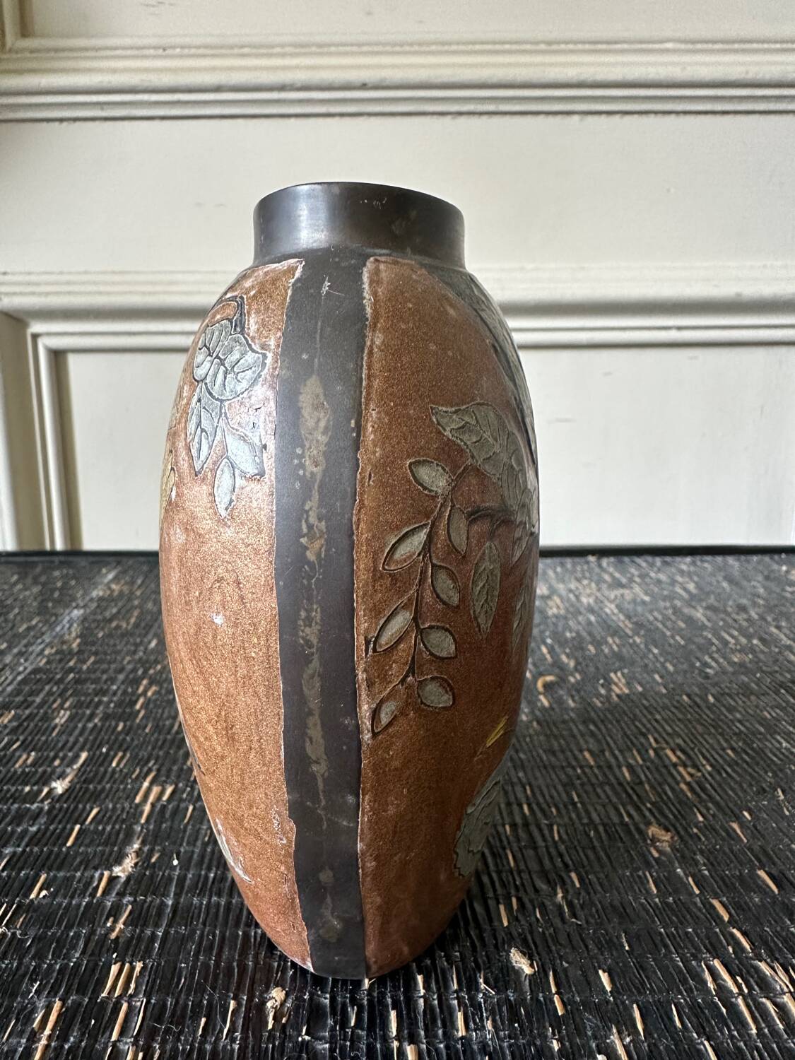 Vase en laiton émaillé