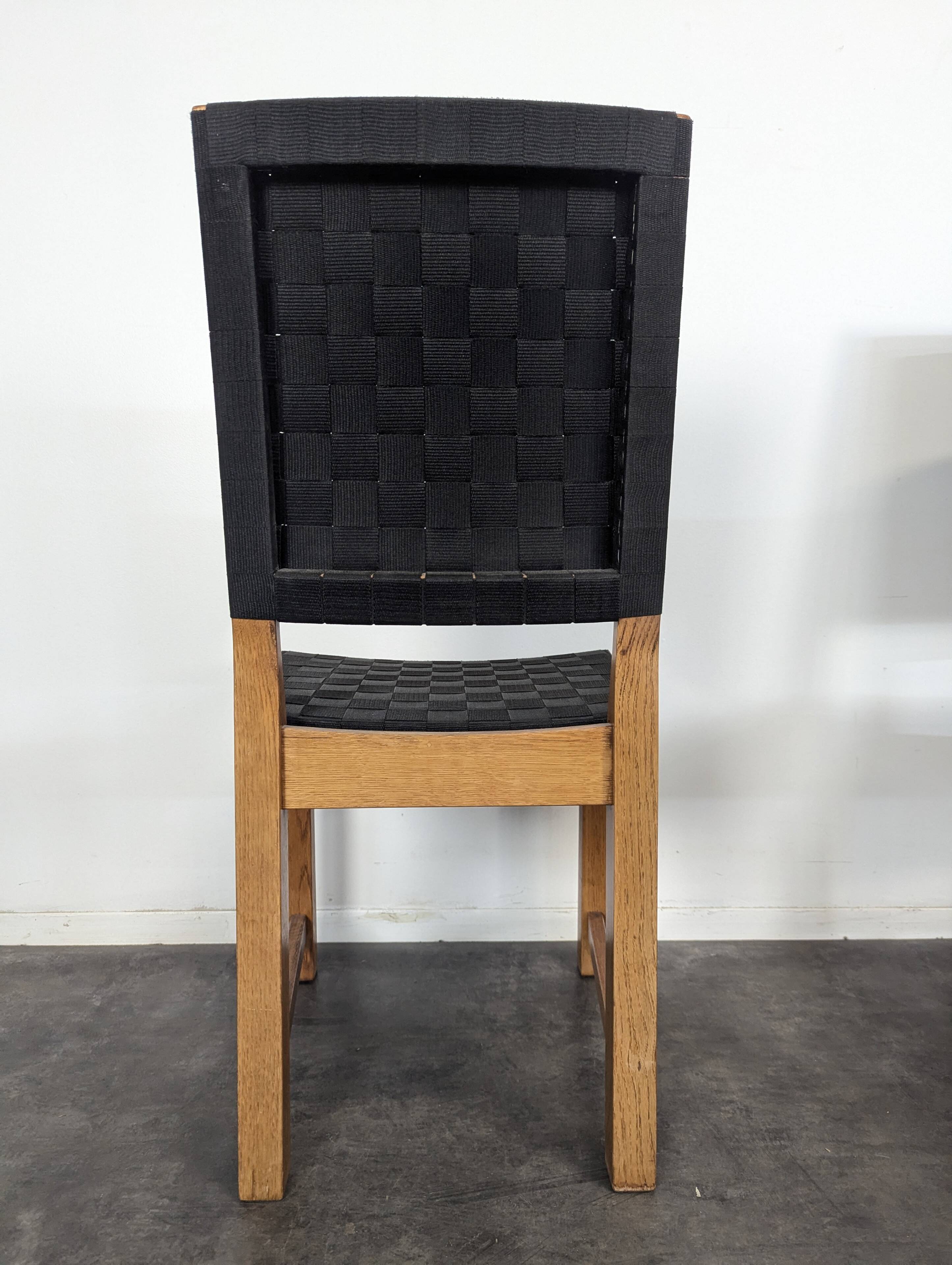 Set of 4 modern chairs