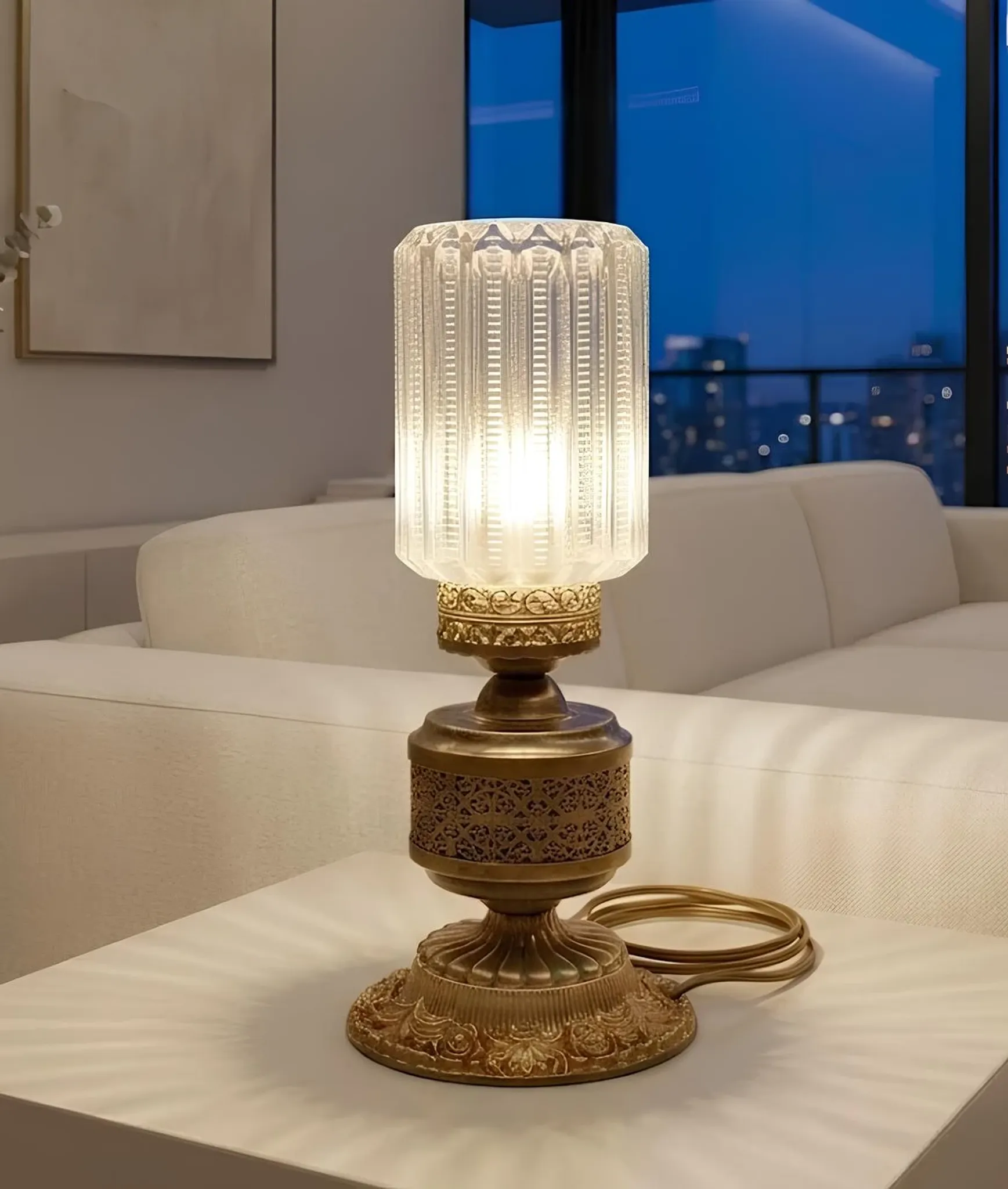 Lampe en bronze et cristal taillé de style victorien