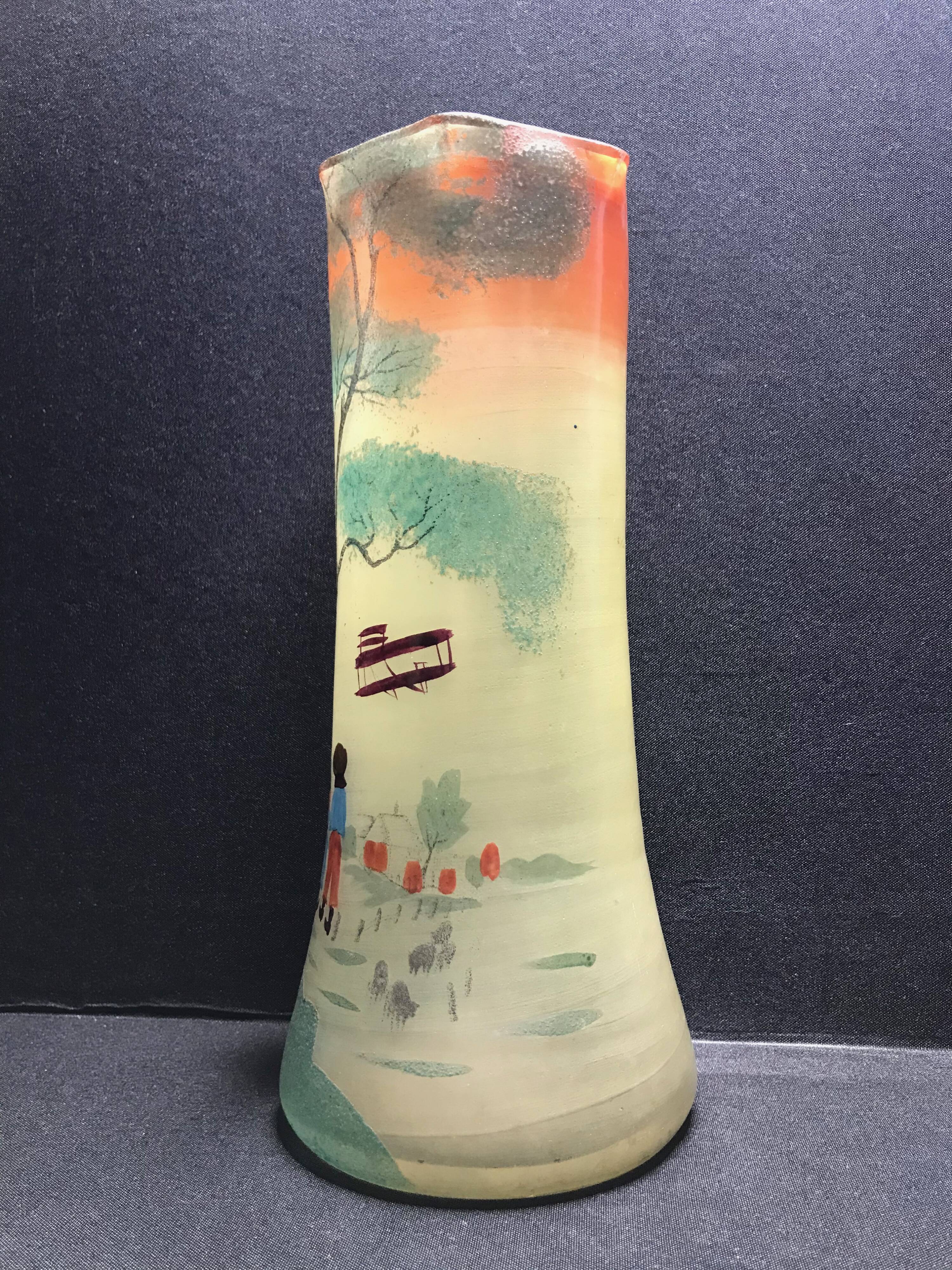 1435 Discreet brand with heel to decipher vase