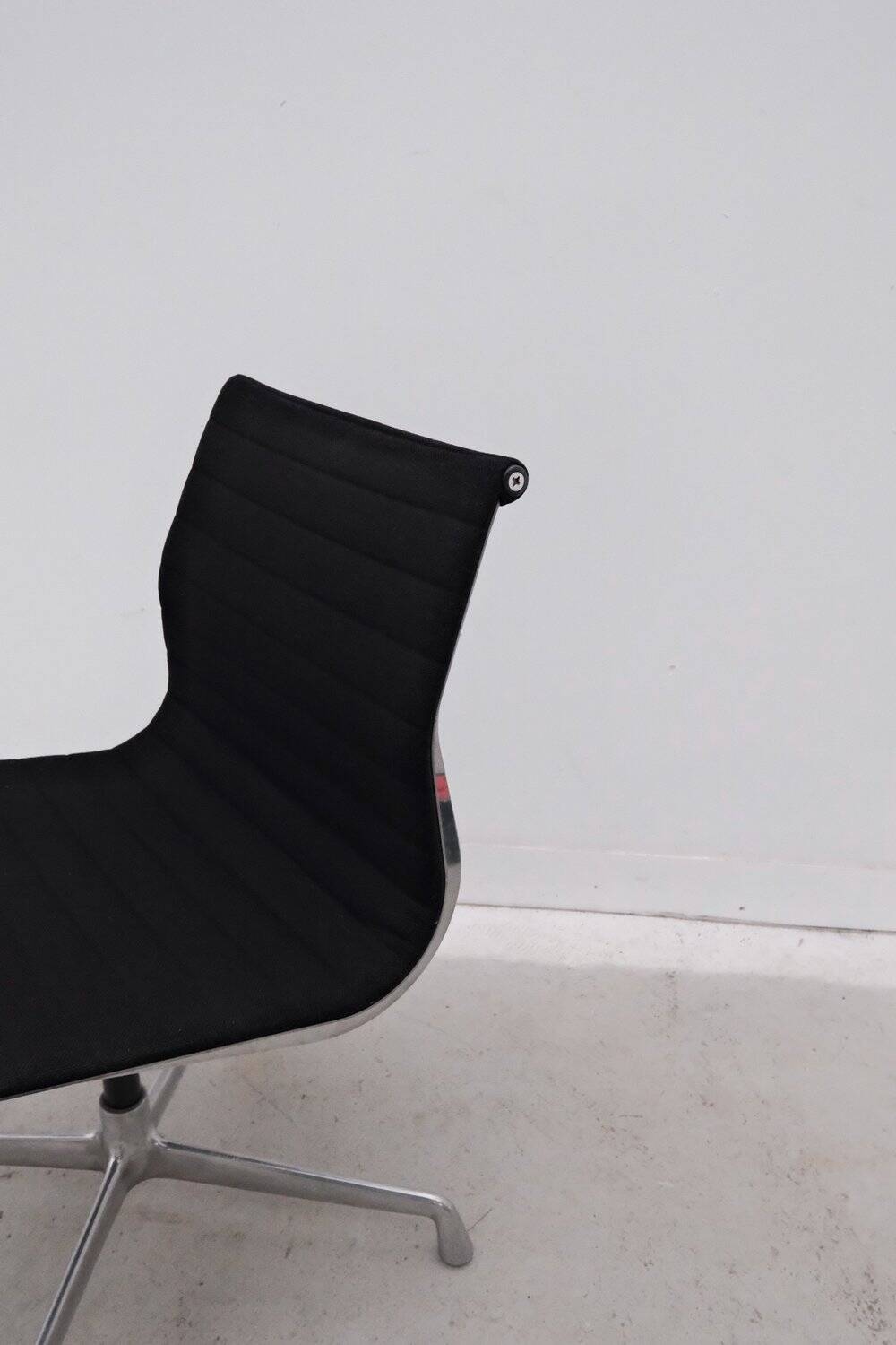 “ea 101” chairs by charles & ray eames for herman miller, 1970