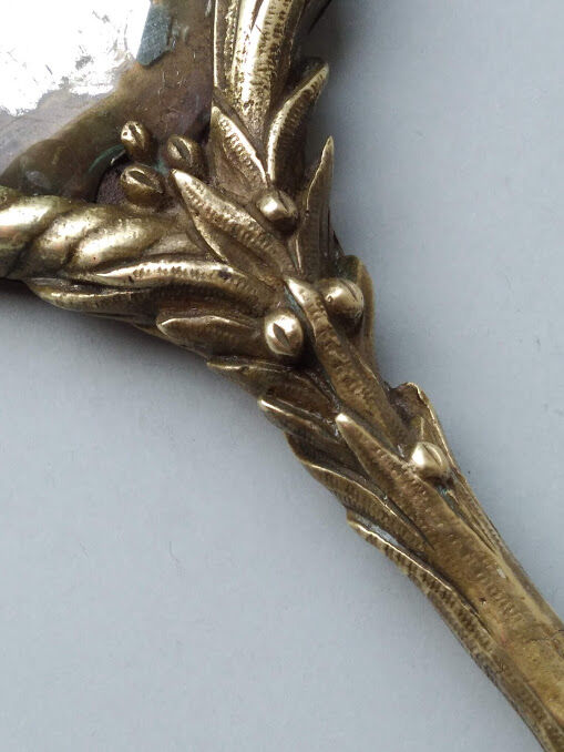 Mirror opposite hand bronze XVIII 13x32cm