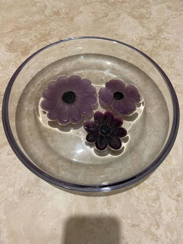 Coupe à inclusion de pâte de verre style Daum et décorée de marguerites